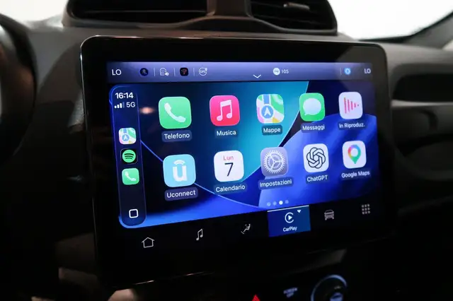 Jeep Renegade view 11