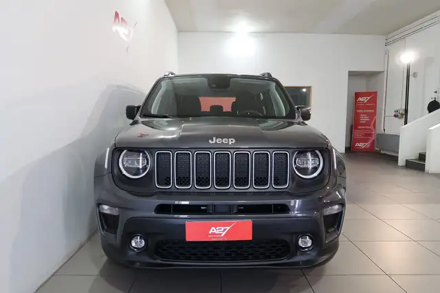 Jeep Renegade view 5