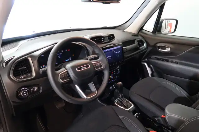 Jeep Renegade view 2