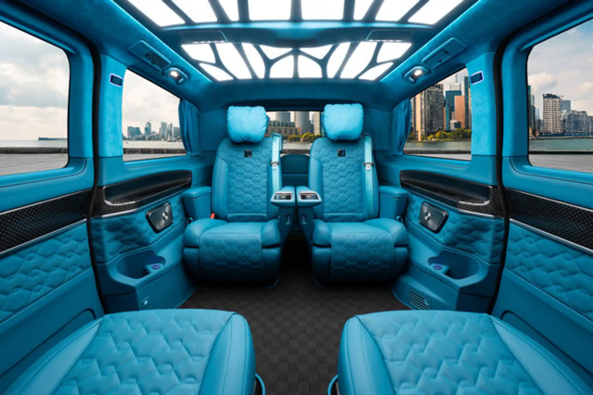 벤츠 V-Class V 300 2024 회색 사진 6