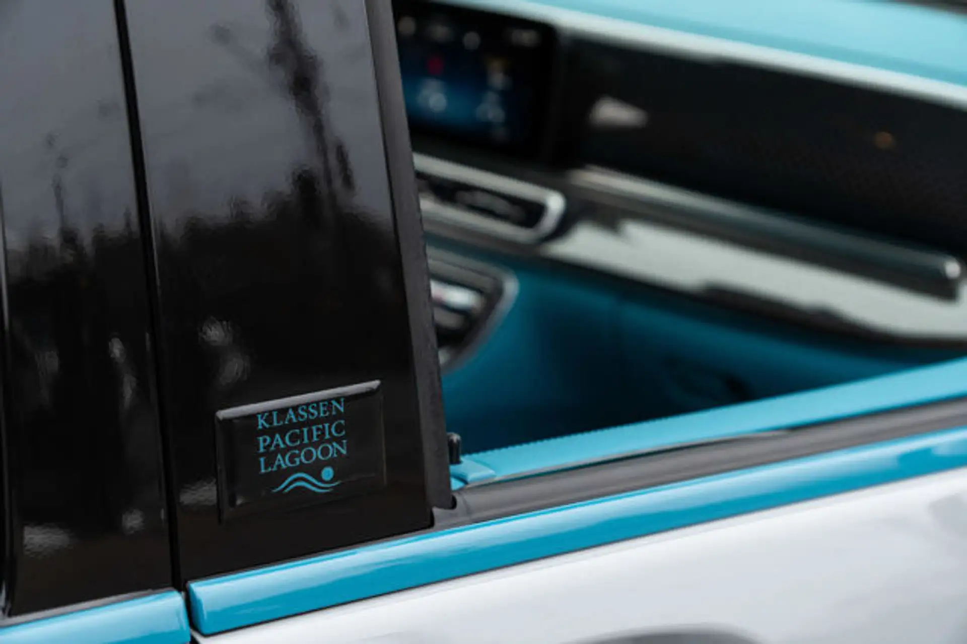 벤츠 V-Class V 300 2024 회색 사진 4