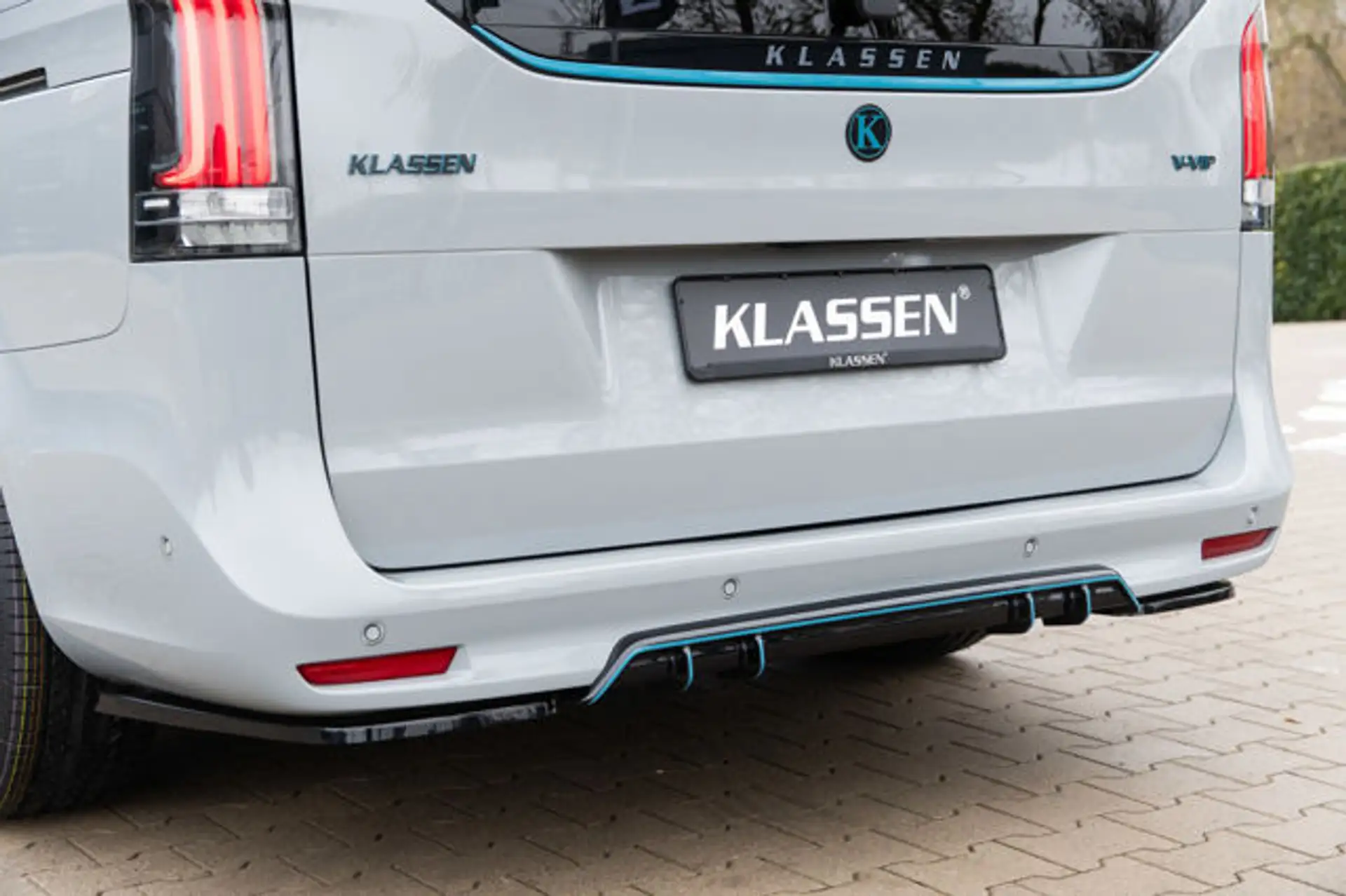 벤츠 V-Class V 300 2024 회색 사진 2