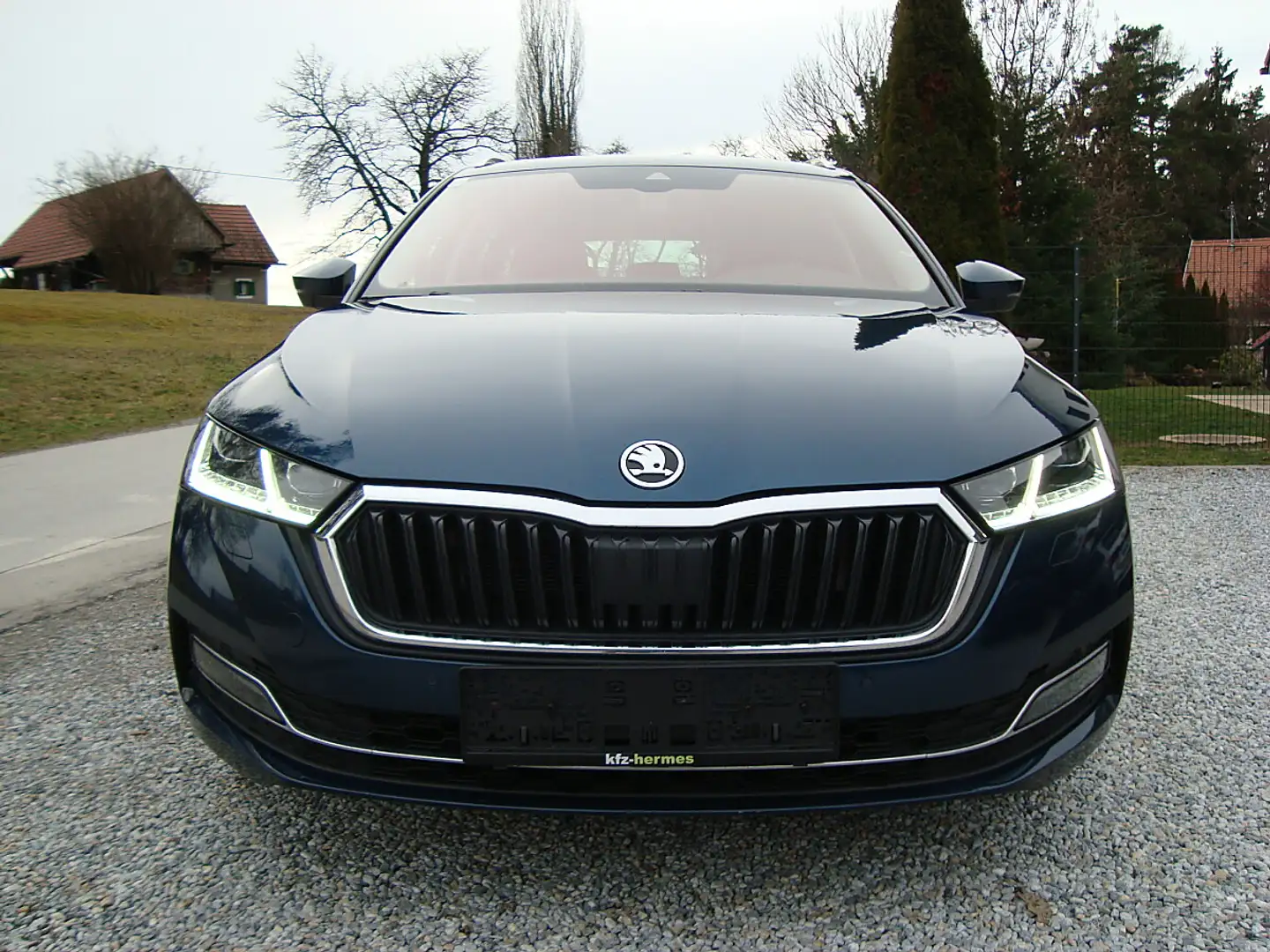 Skoda Octavia Combi 2,0 TDI Style DSG Panorama Matrix !! Blau - 1