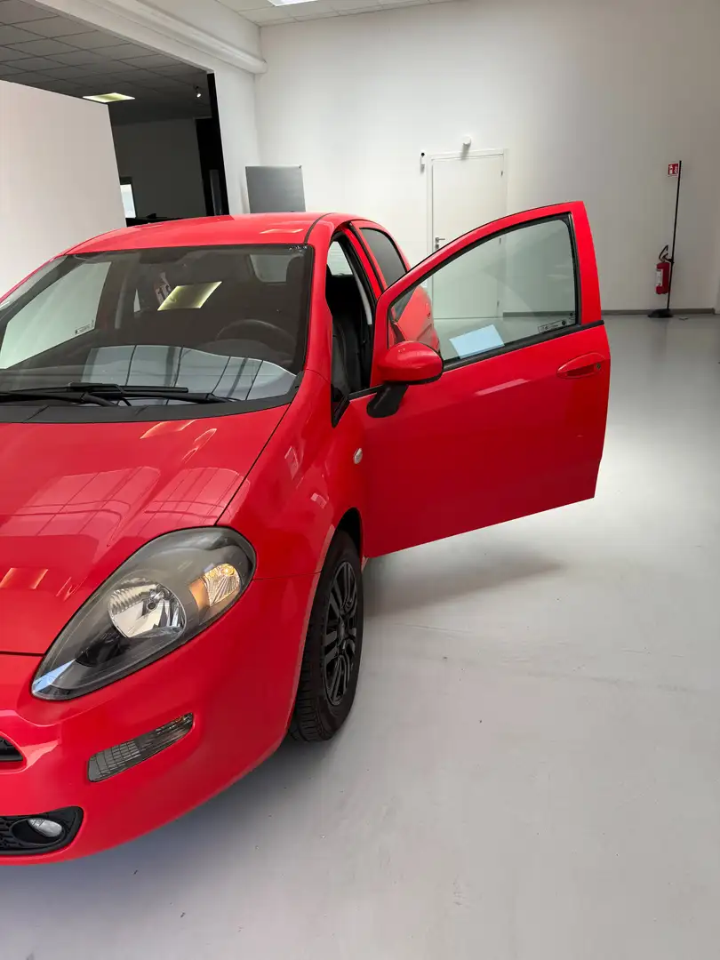 Fiat Punto Punto III 2012 5p 1.2 Lounge E6 Rosso - 2