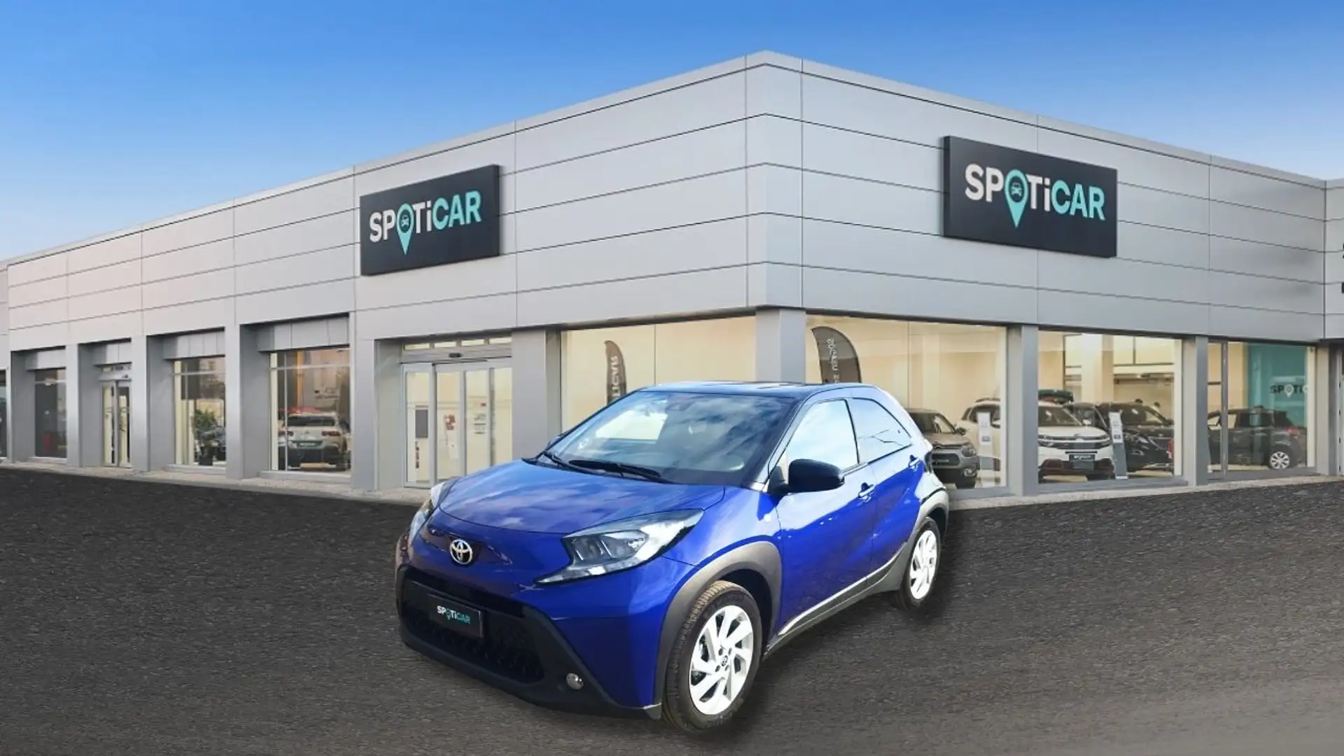 Toyota Aygo 1.0 VVT-i 72 CV 5 porte Trend S-CVT Bleu - 1