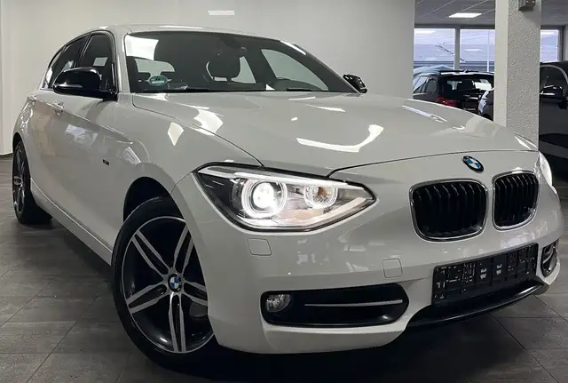 BMW 120 d Sport Line XENON NAVI PDC SCHALT WIPPEN TOP