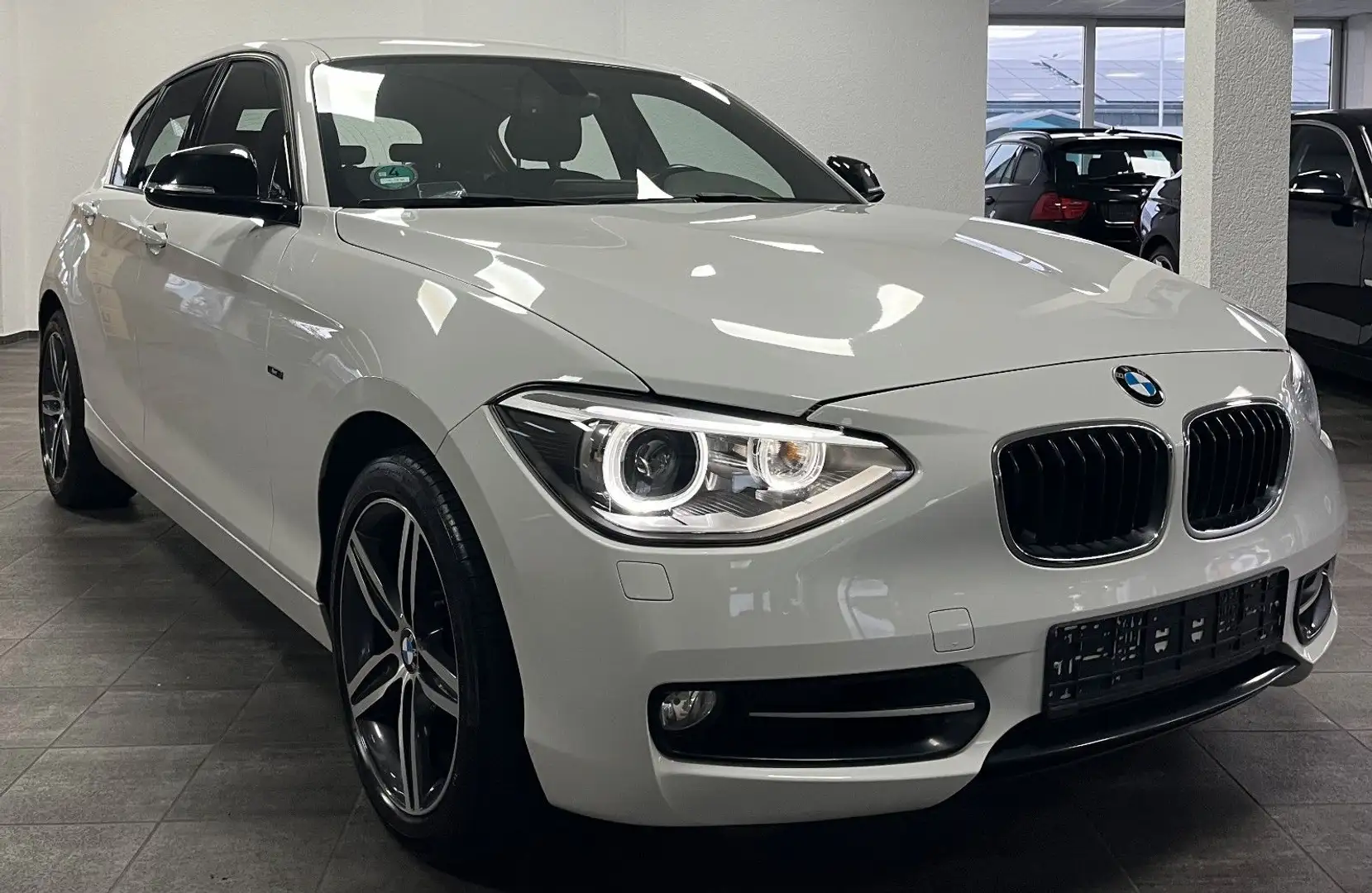 BMW 120 d Sport Line XENON NAVI PDC SCHALT WIPPEN TOP Blanco - 2