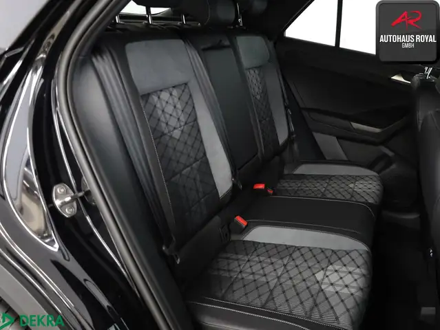 Volkswagen T-Roc view 13
