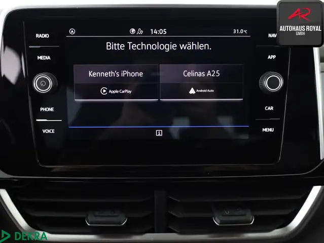 Volkswagen T-Roc view 14