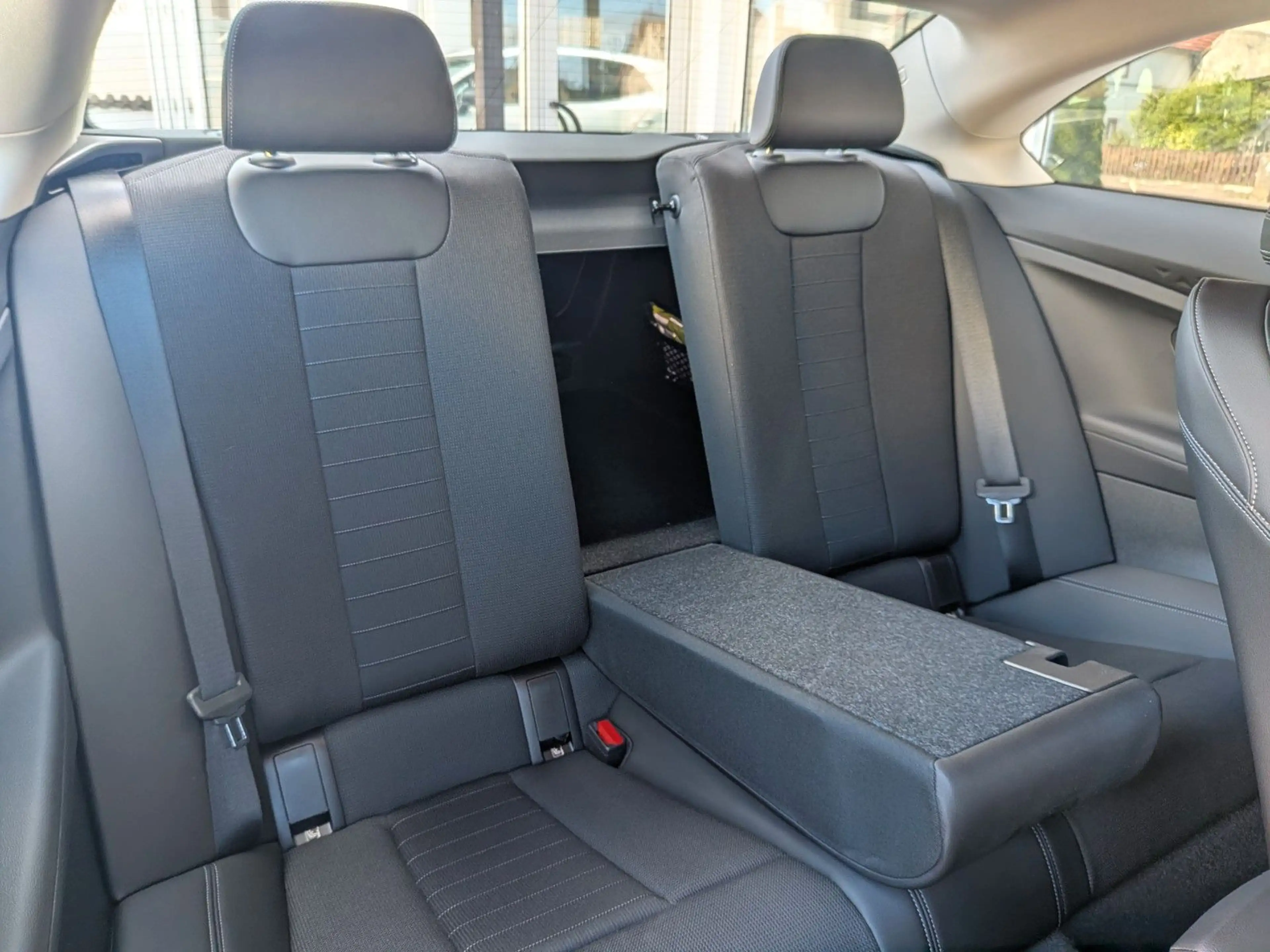 BMW 230 i Coupé — photo 12