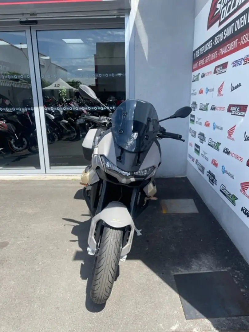 Moto Guzzi V 100 Szary - 2