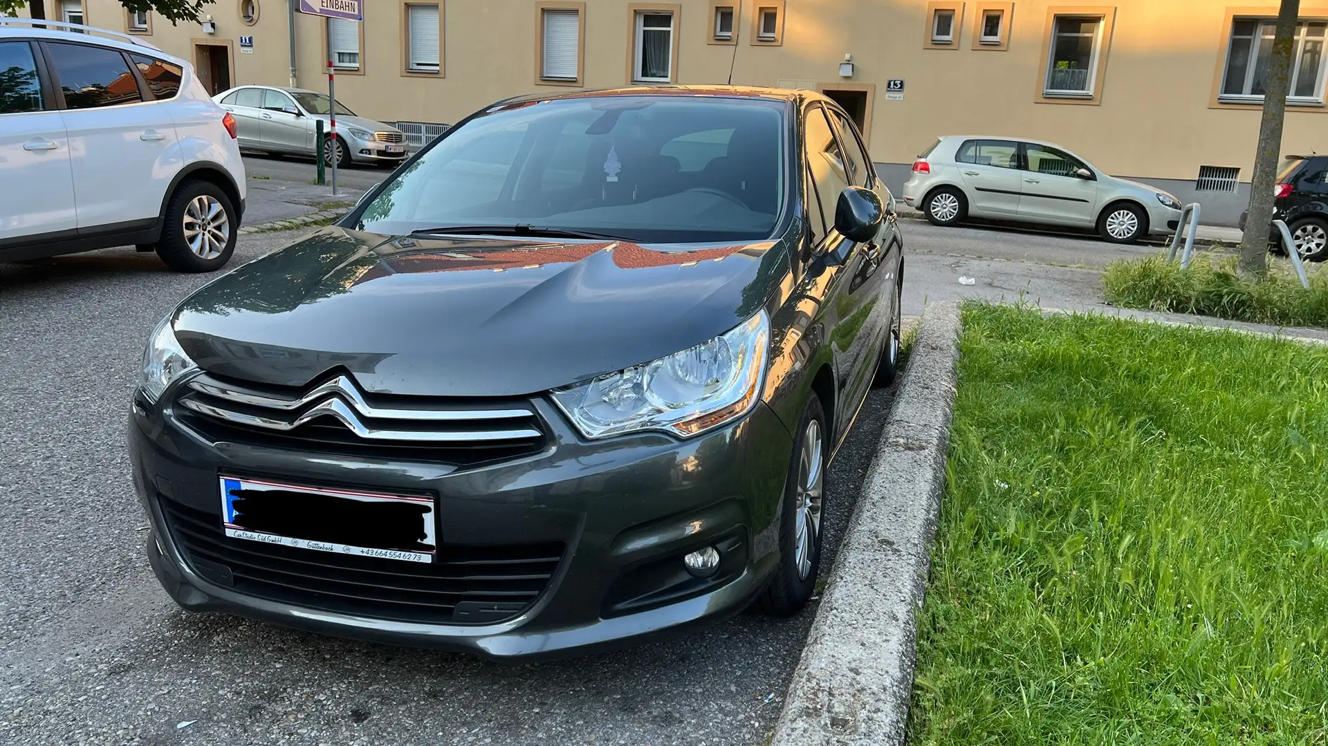 Citroen C4 1,6 e-HDi 110 Grau - 1