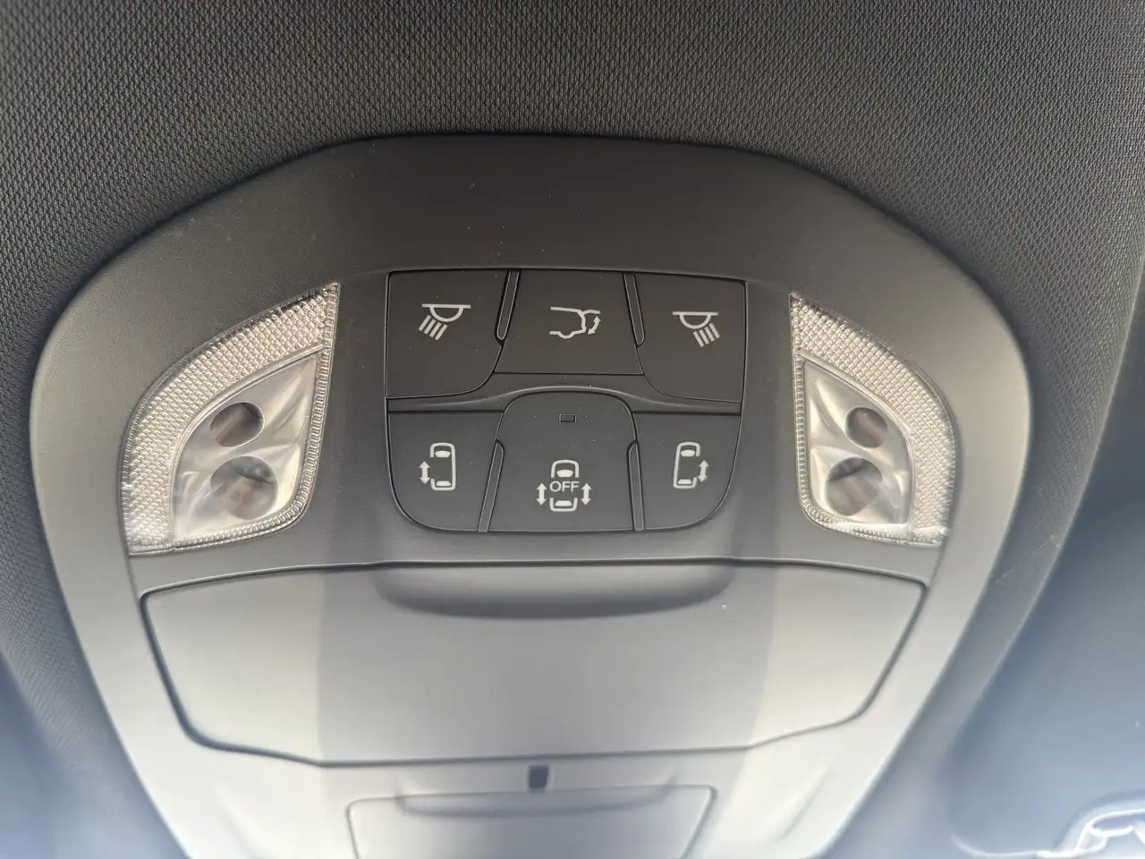 Chrysler Pacifica снимка Chrysler Pacifica