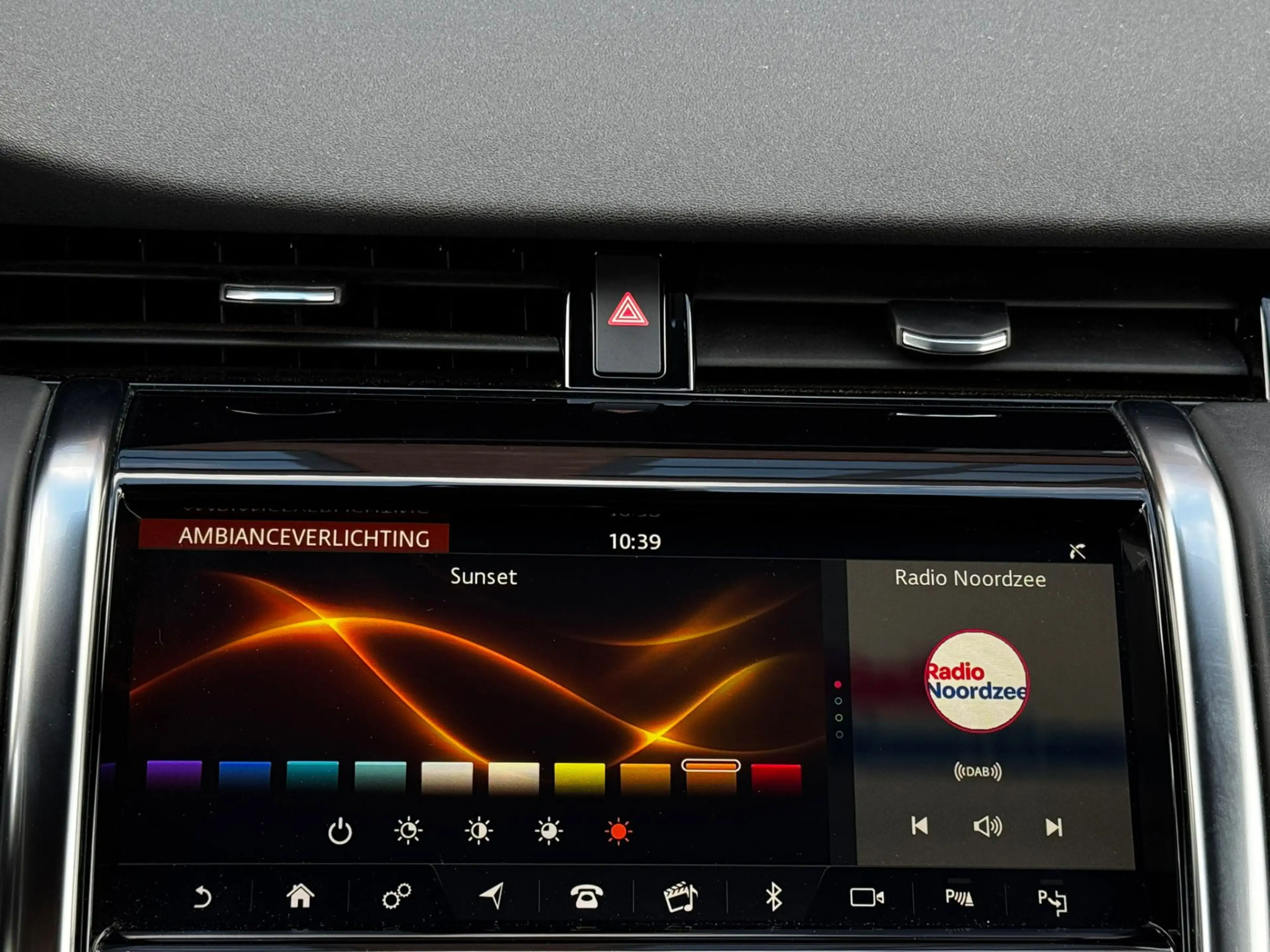 Land Rover Discovery Sport P300e 309PK R-Dynamic HSE Pano Head-UP 360 Camera — photo 32