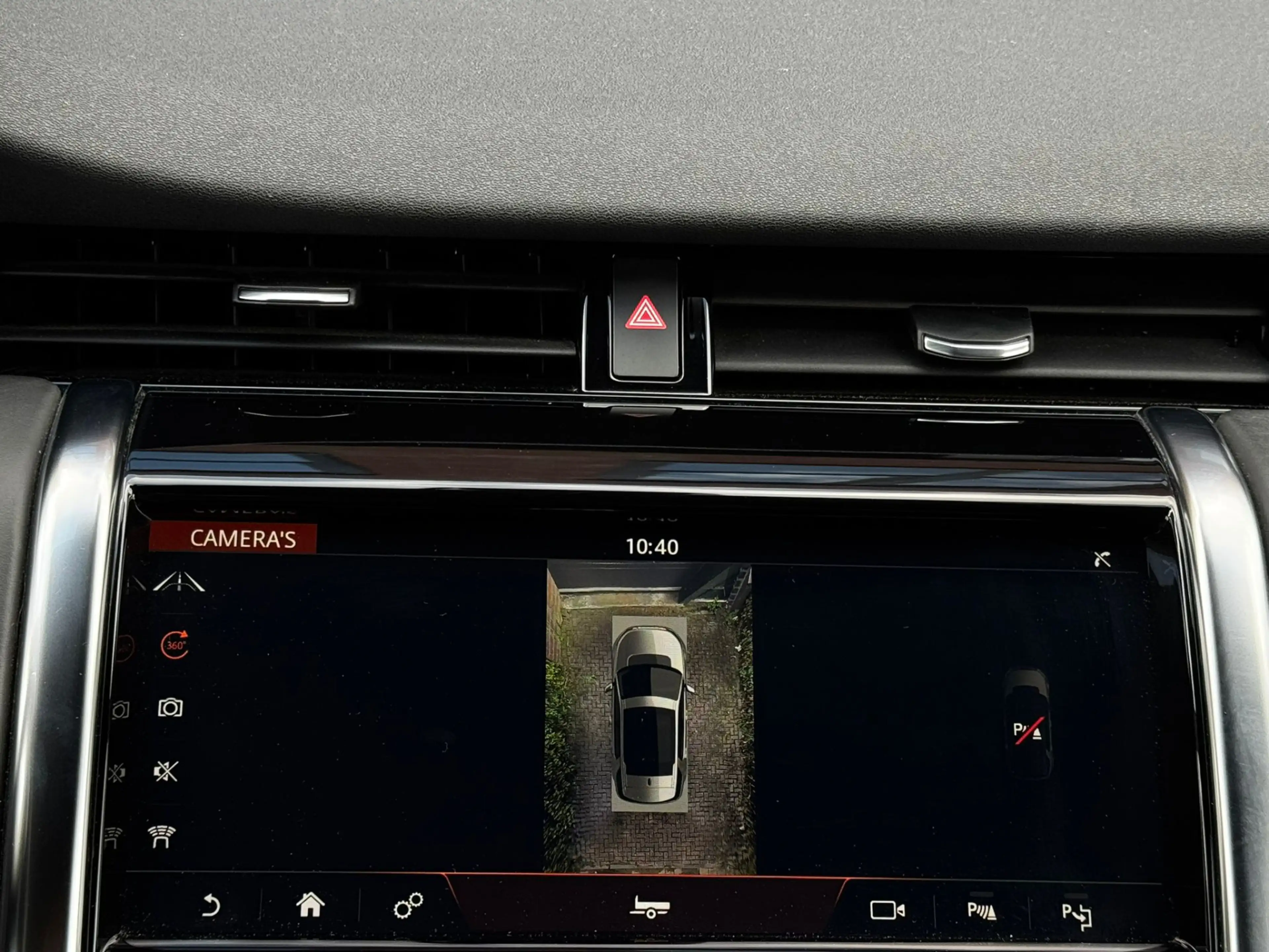 Land Rover Discovery Sport P300e 309PK R-Dynamic HSE Pano Head-UP 360 Camera — photo 31