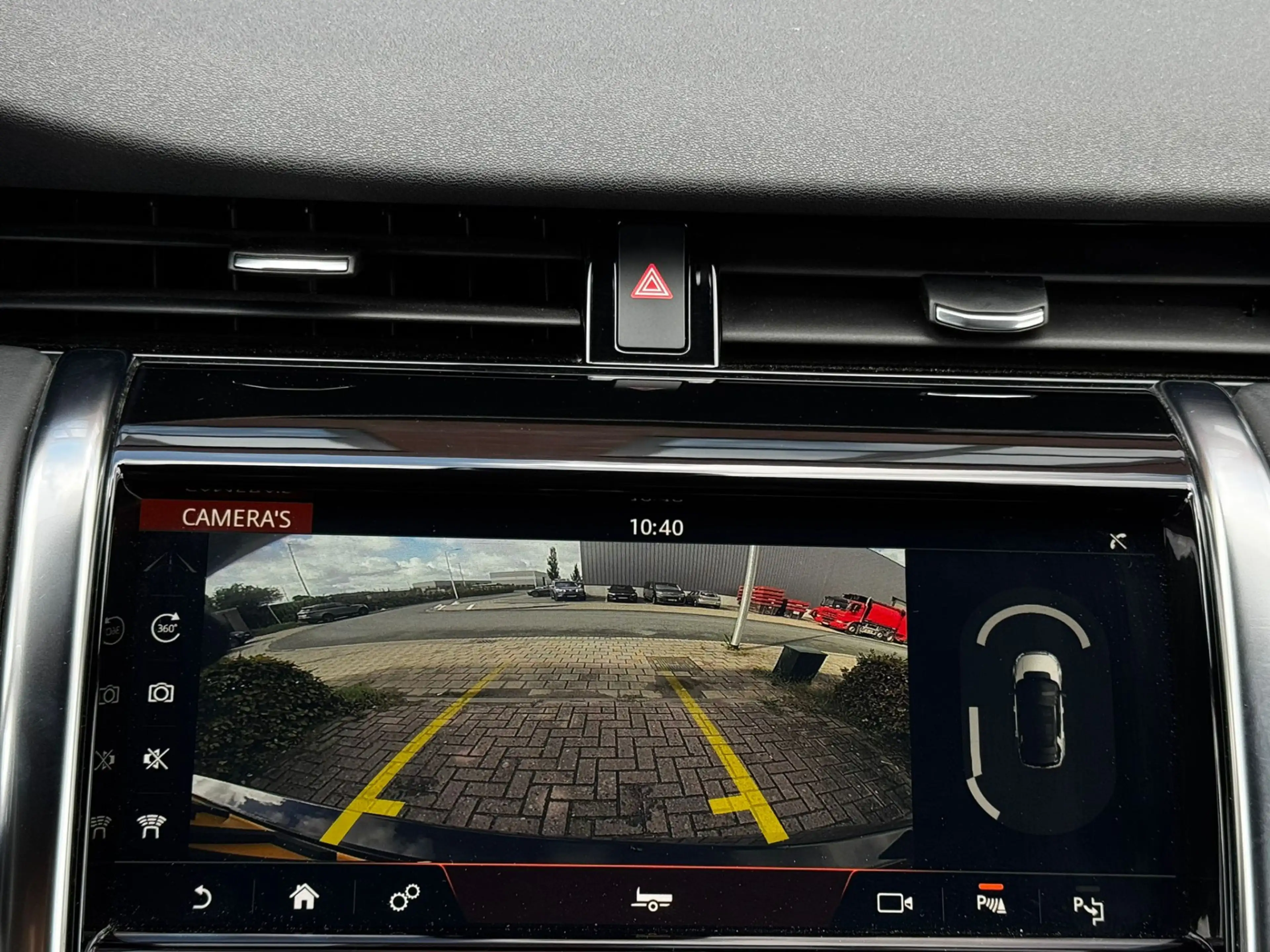 Land Rover Discovery Sport P300e 309PK R-Dynamic HSE Pano Head-UP 360 Camera — photo 29