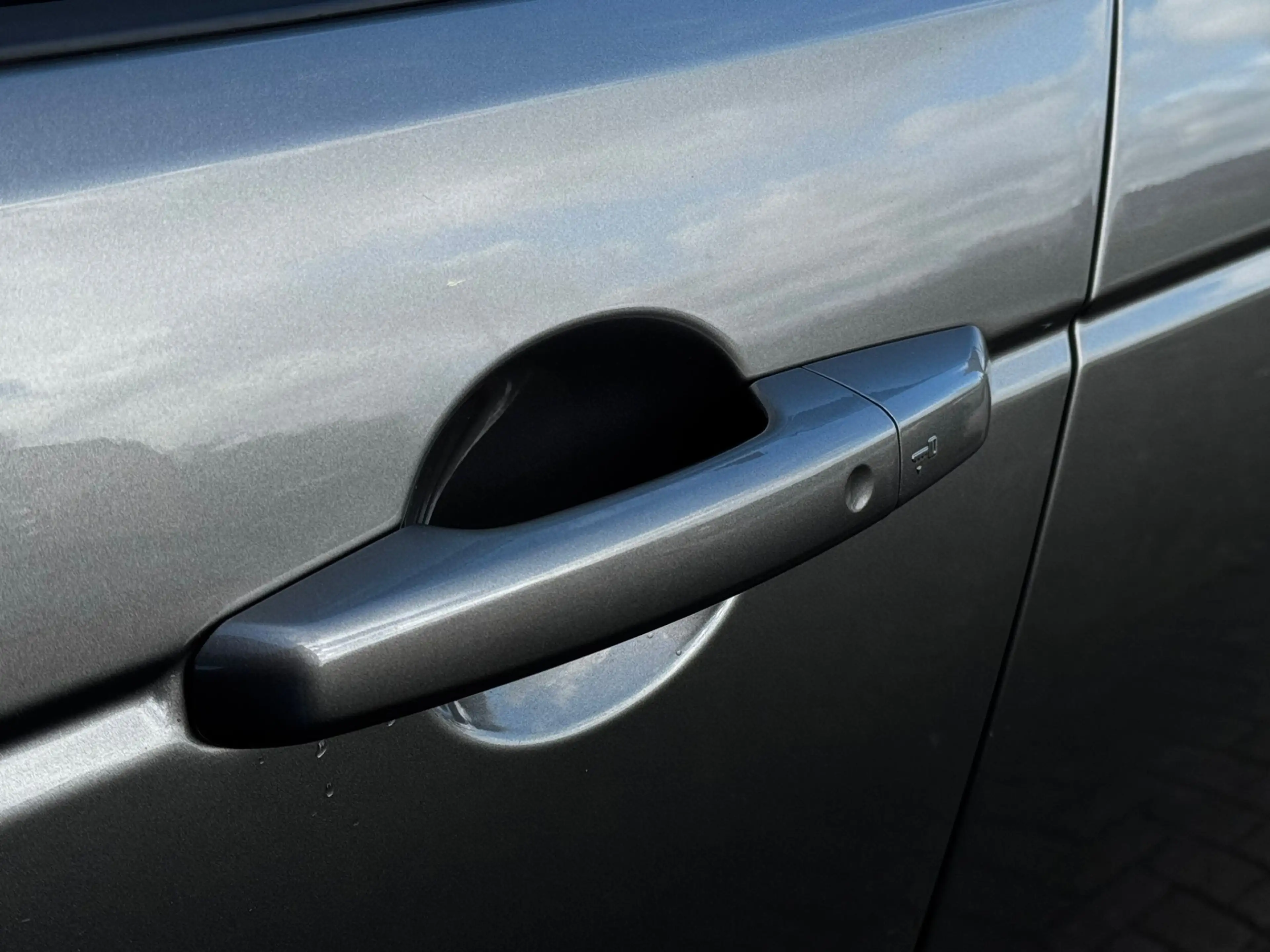 Land Rover Discovery Sport P300e 309PK R-Dynamic HSE Pano Head-UP 360 Camera — photo 22