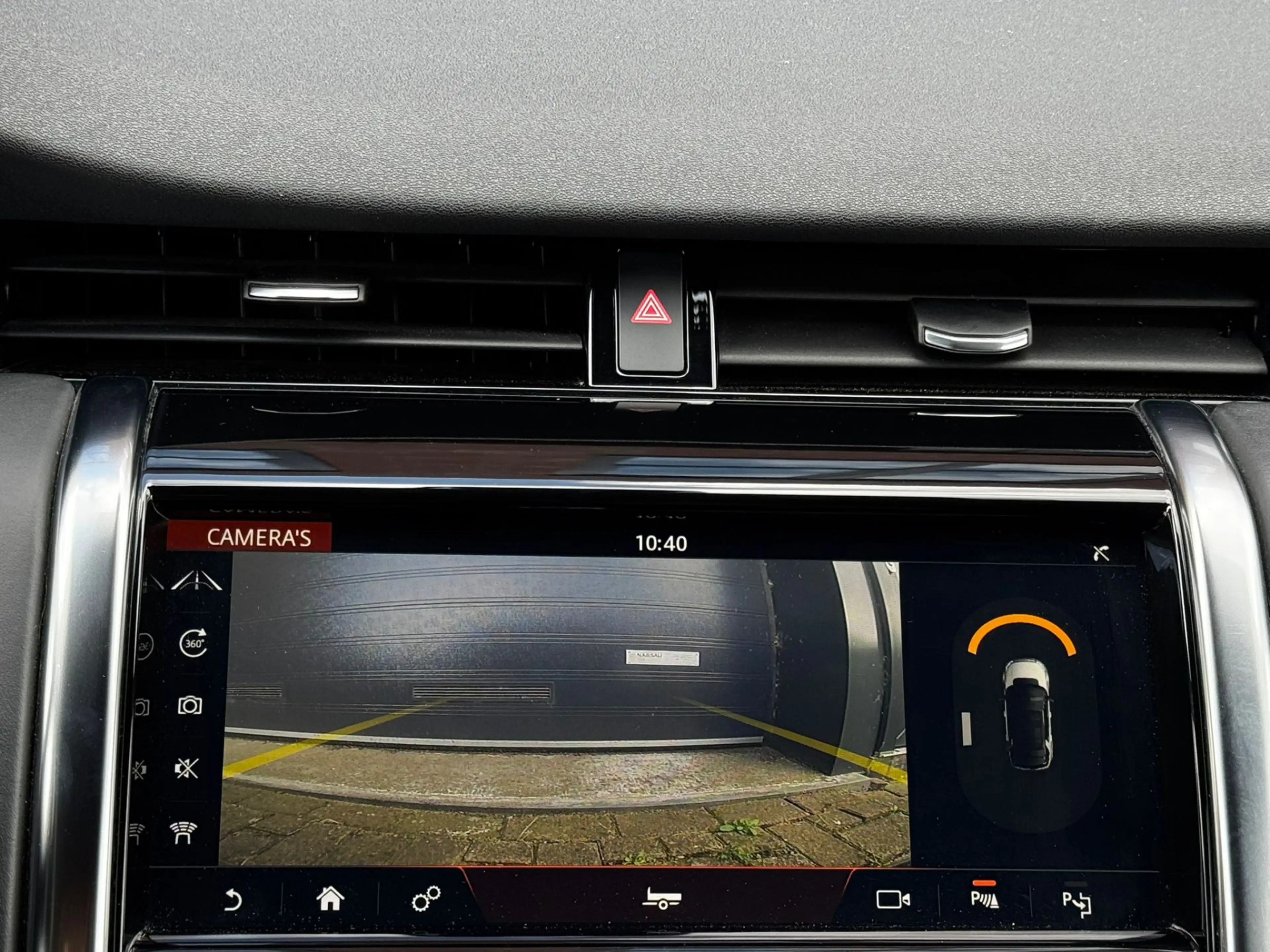 Land Rover Discovery Sport P300e 309PK R-Dynamic HSE Pano Head-UP 360 Camera — photo 30