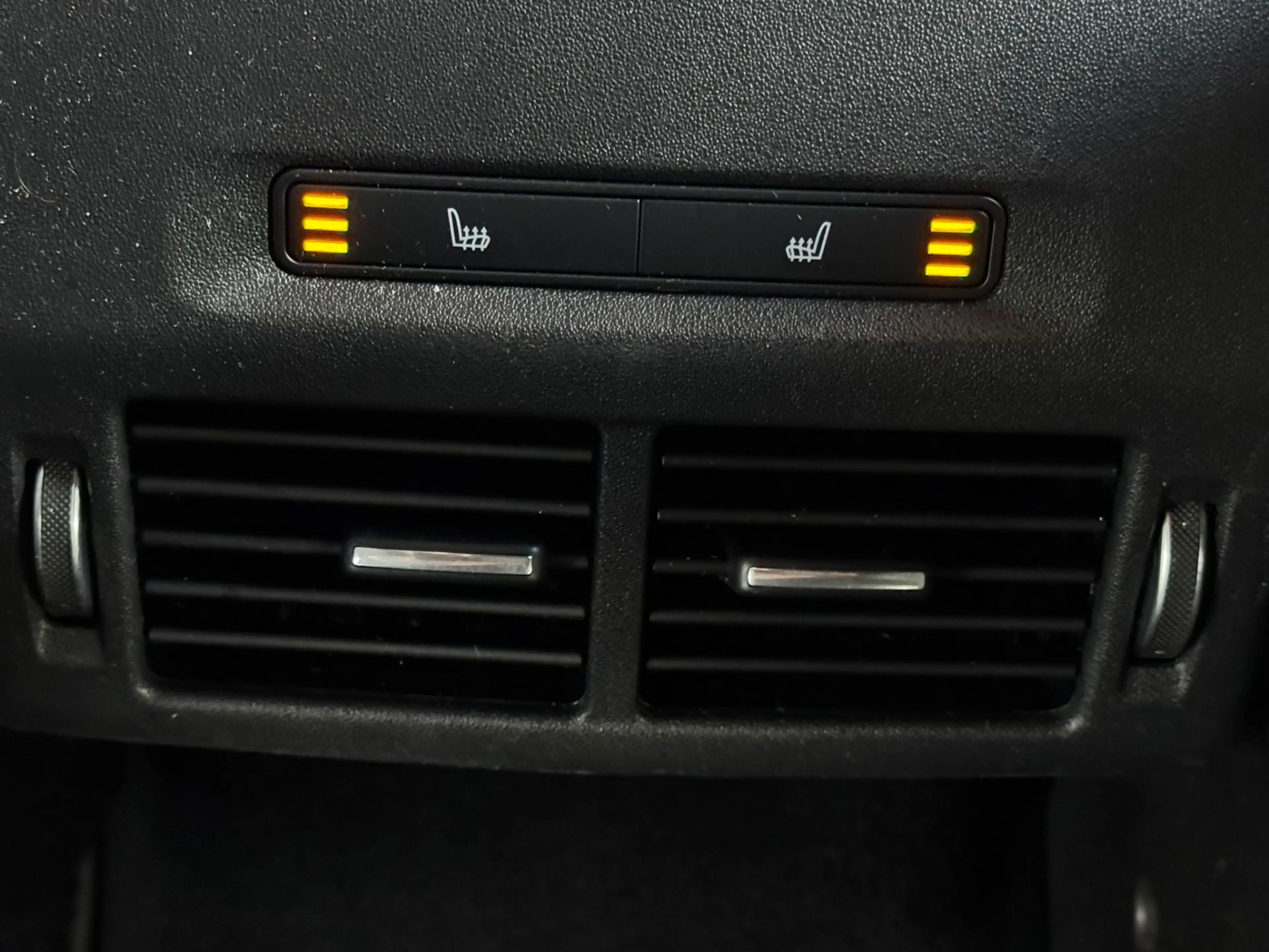 Land Rover Discovery Sport P300e 309PK R-Dynamic HSE Pano Head-UP 360 Camera — photo 36