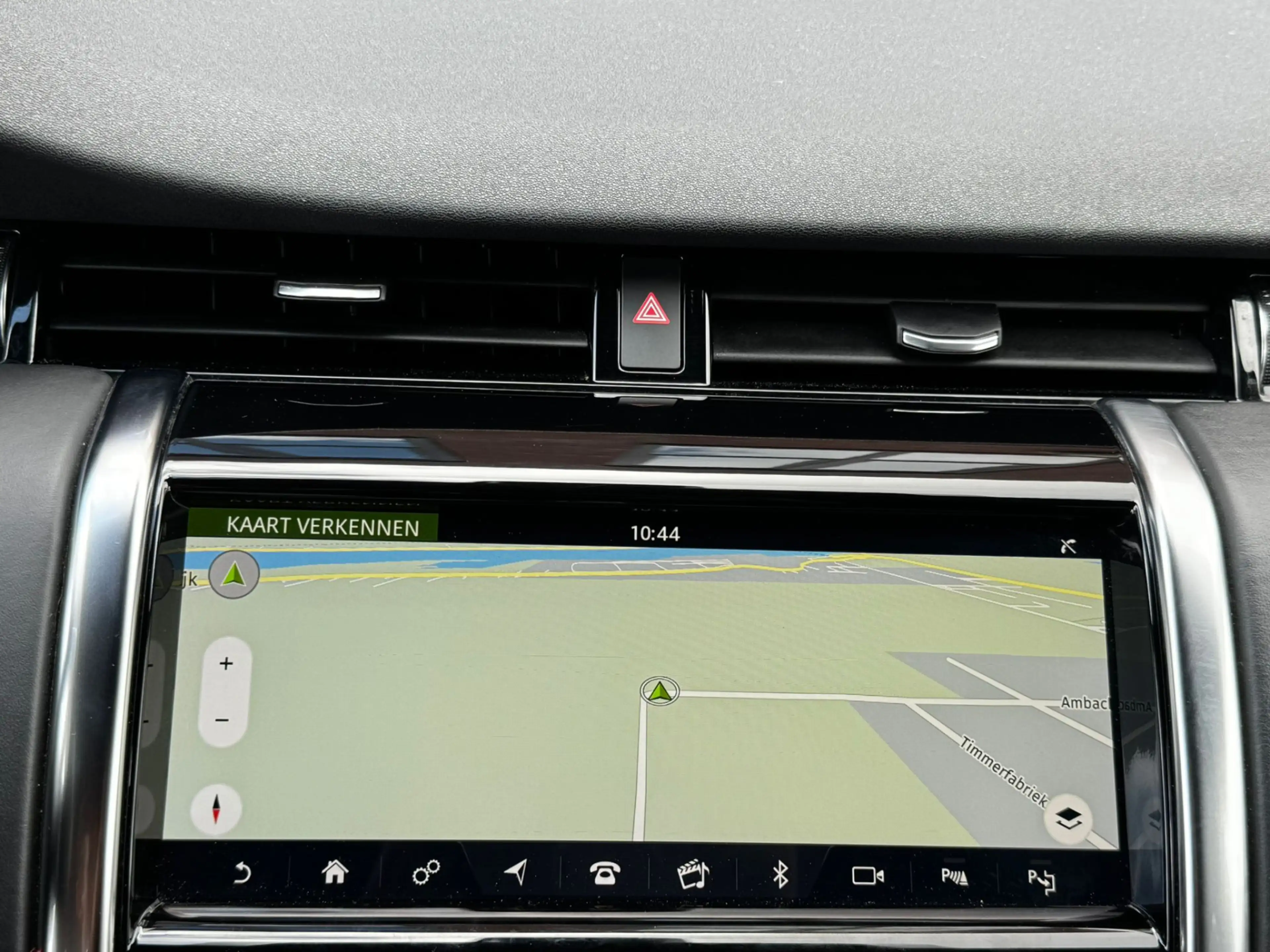 Land Rover Discovery Sport P300e 309PK R-Dynamic HSE Pano Head-UP 360 Camera — photo 34