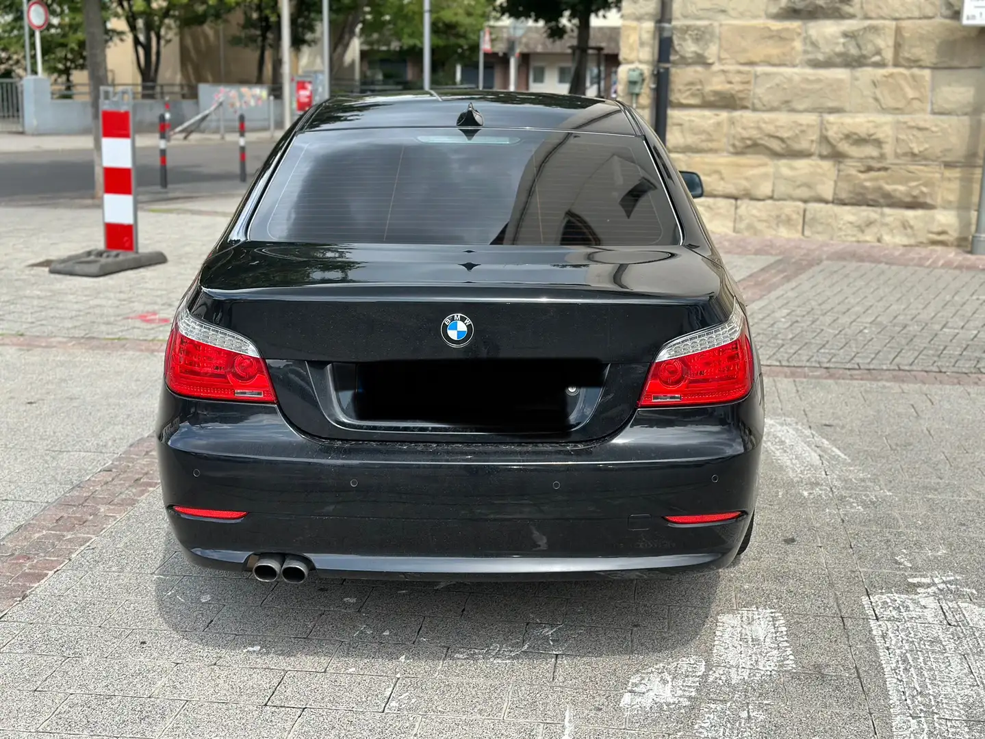 BMW 525 525d Aut. Edition Exclusive Schwarz - 2