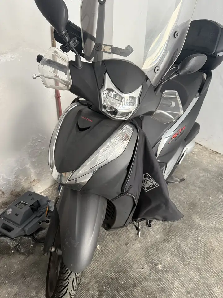 Honda SH 300