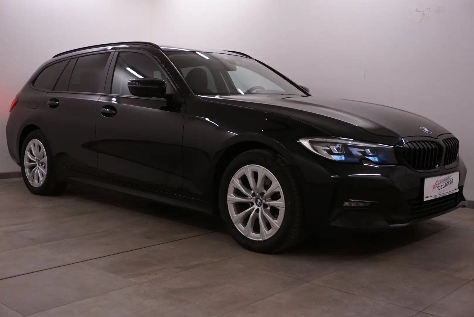 BMW 318 d Sport // M-Lenkrad // Teillederausstattung Schwarz - 1