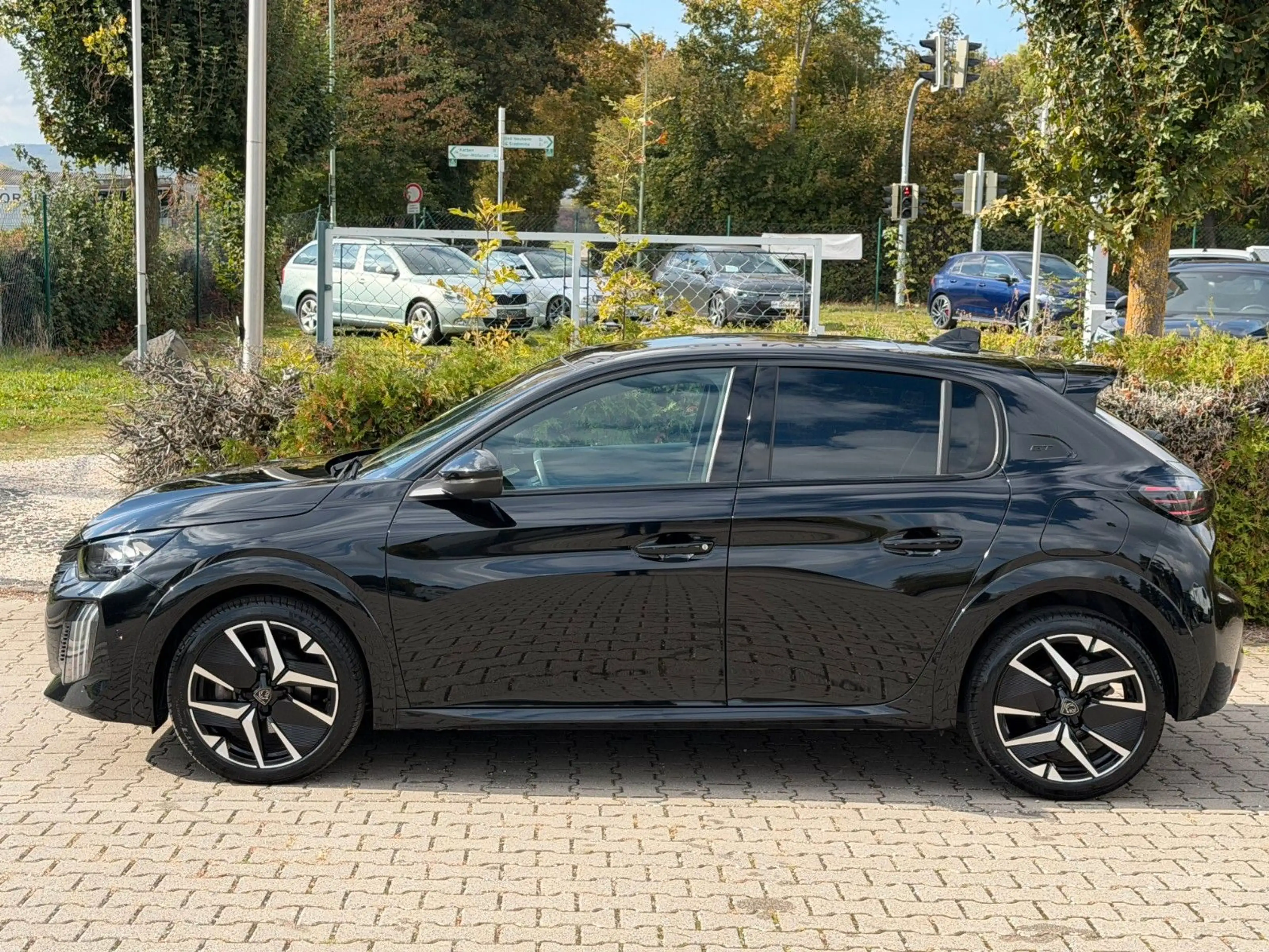 Peugeot 208 GT Hybrid 136 e-DSC6 Automatik — photo 9