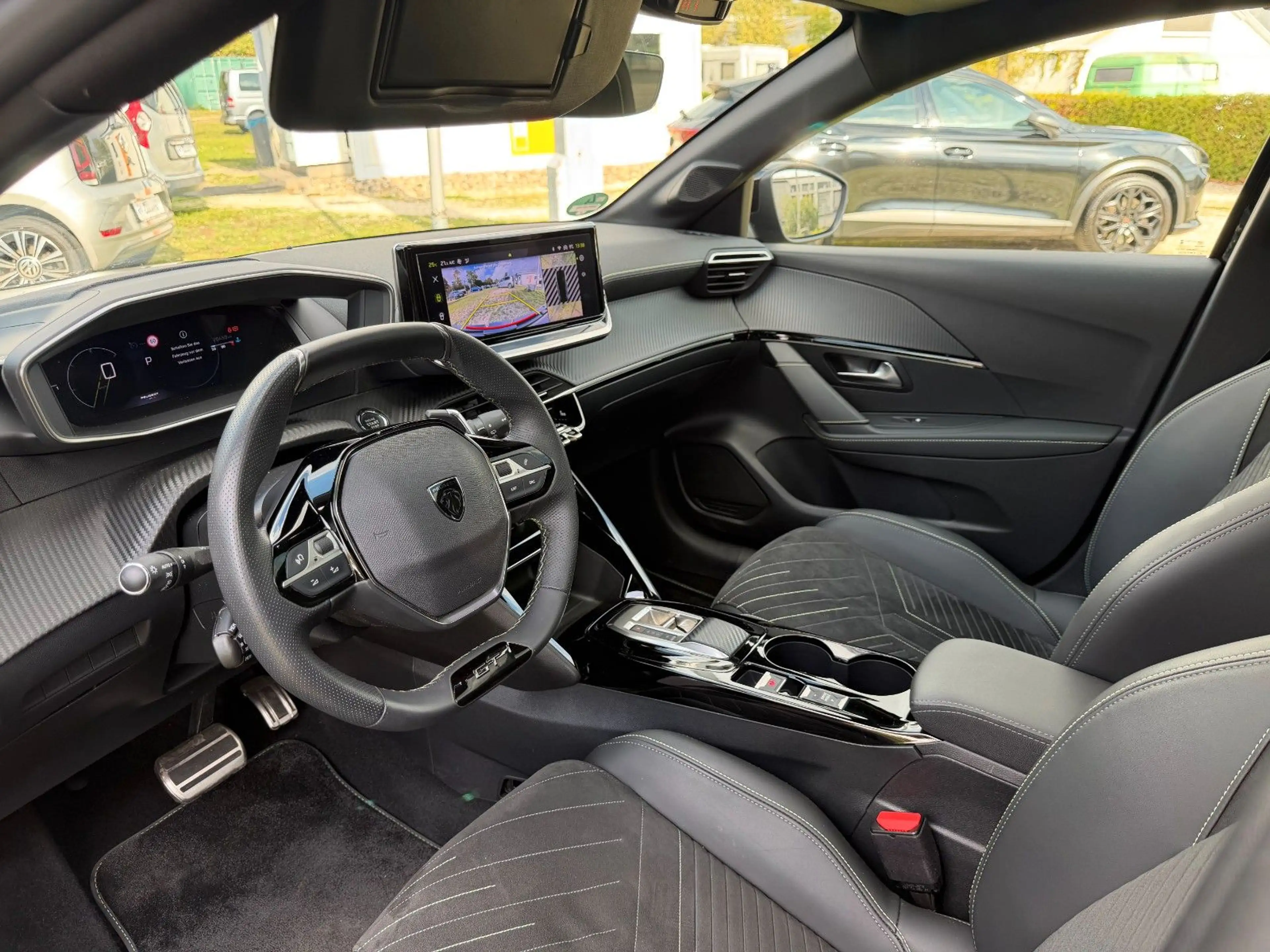 Peugeot 208 GT Hybrid 136 e-DSC6 Automatik — photo 10