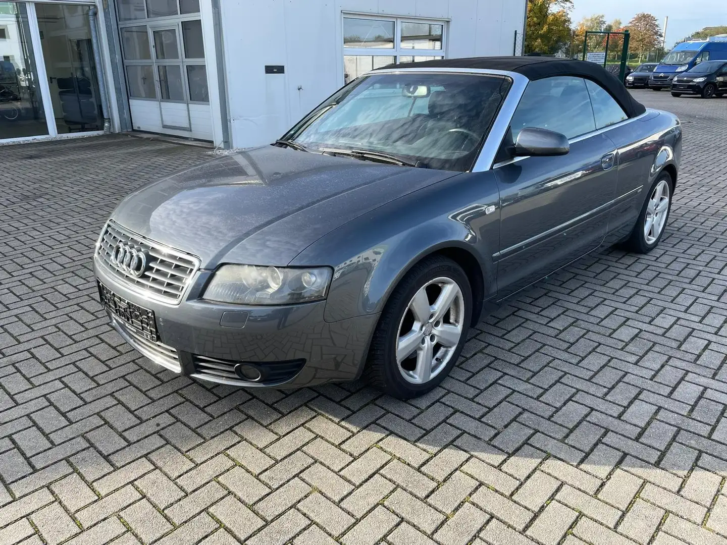 Audi A4 1.8 T Grau - 2