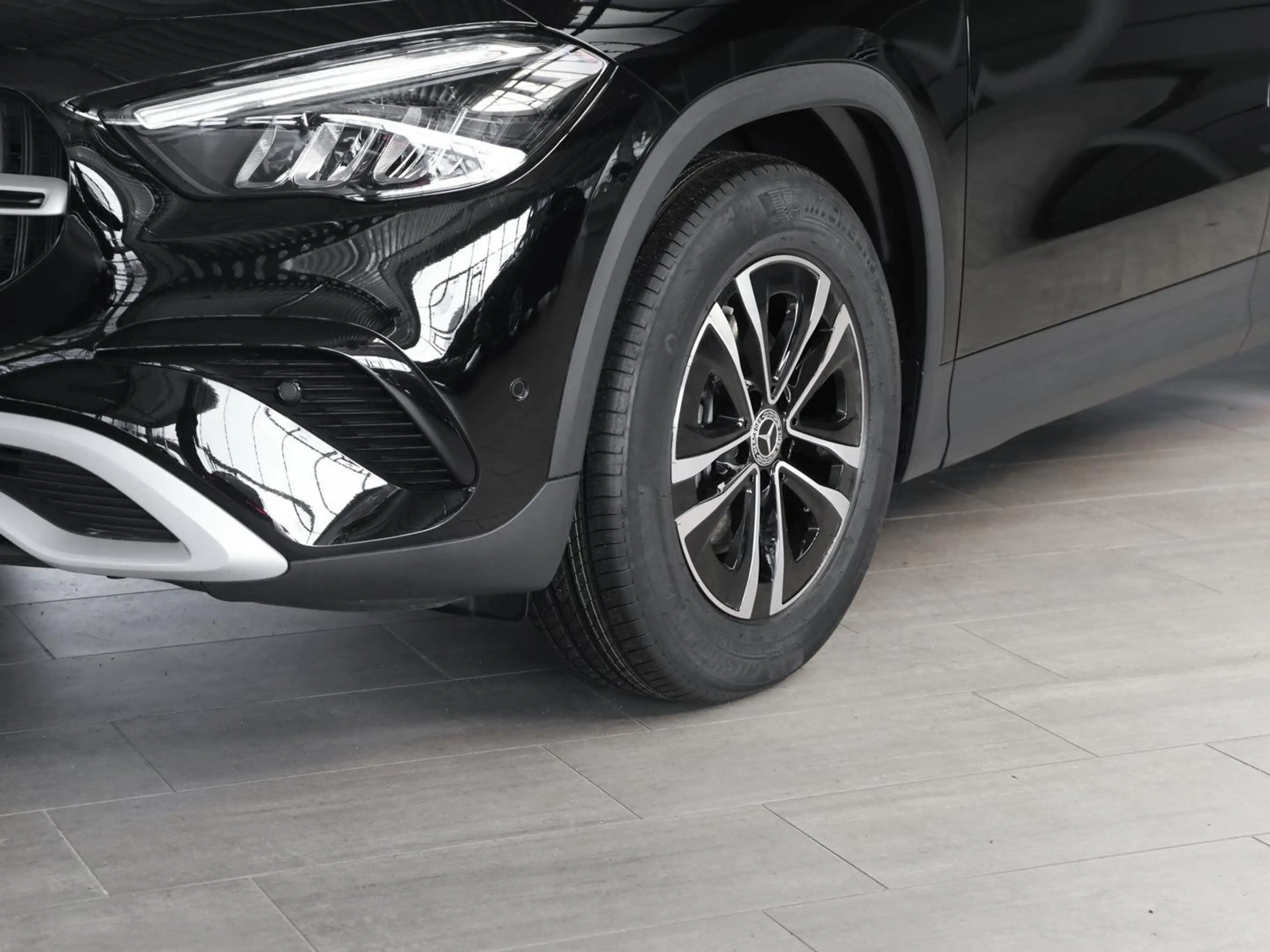 Mercedes-Benz GLA 200 Rückfahrkamera Sitzheizung MBUX-Navi LED — photo 9