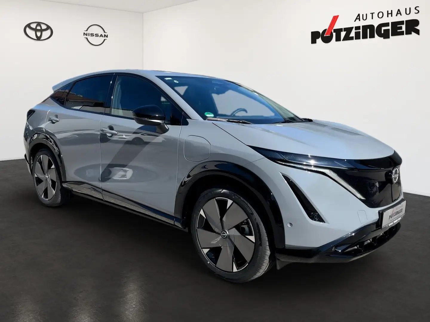 Nissan Ariya 87kWh Evolve Pack e-4ORCE 4x4,20Zoll,el.SD Szürke - 2