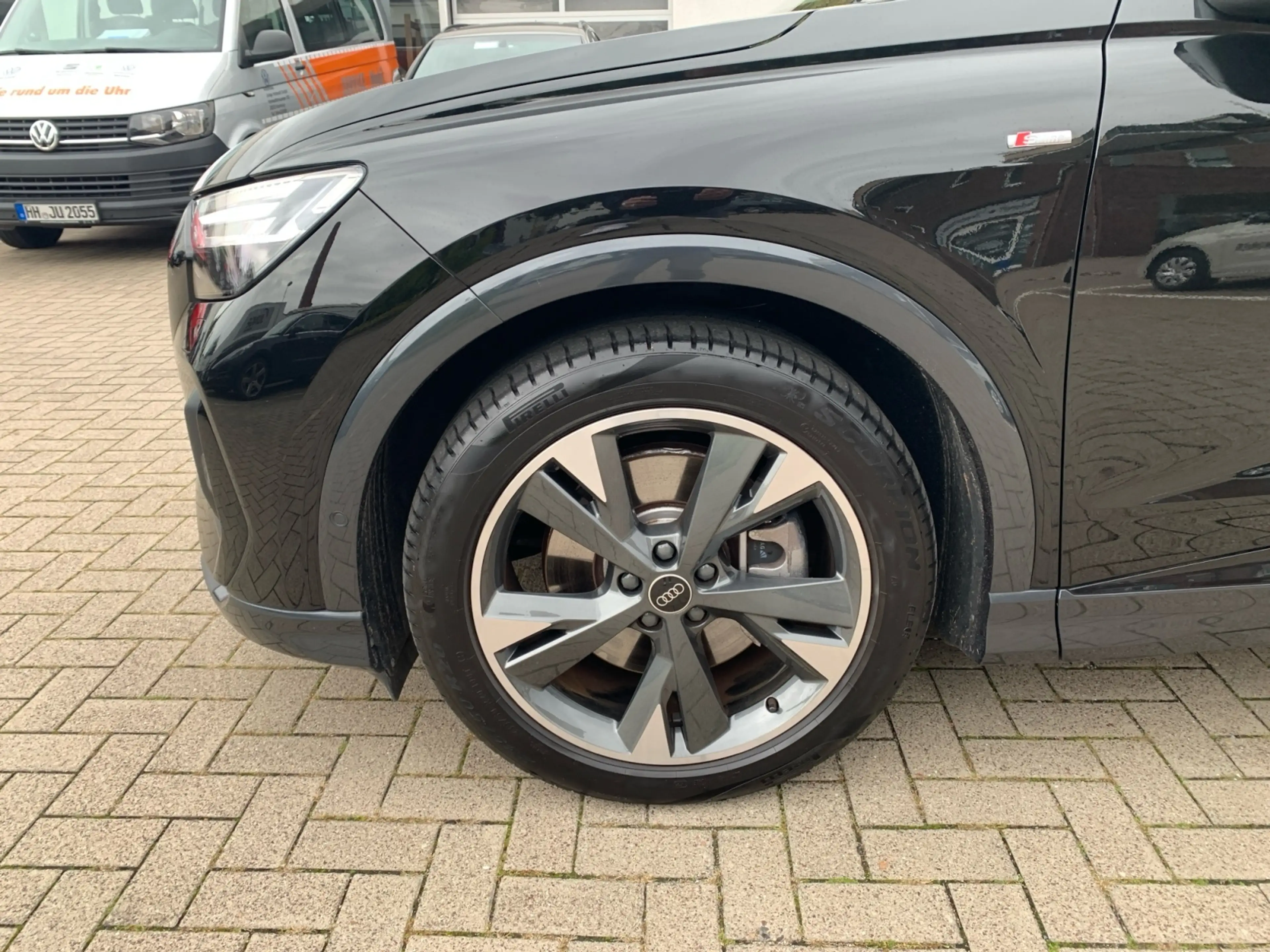 Audi Q4 e-tron Sportback 40 S line-EX PANO MATRIX NAV SONOS APP — photo 11