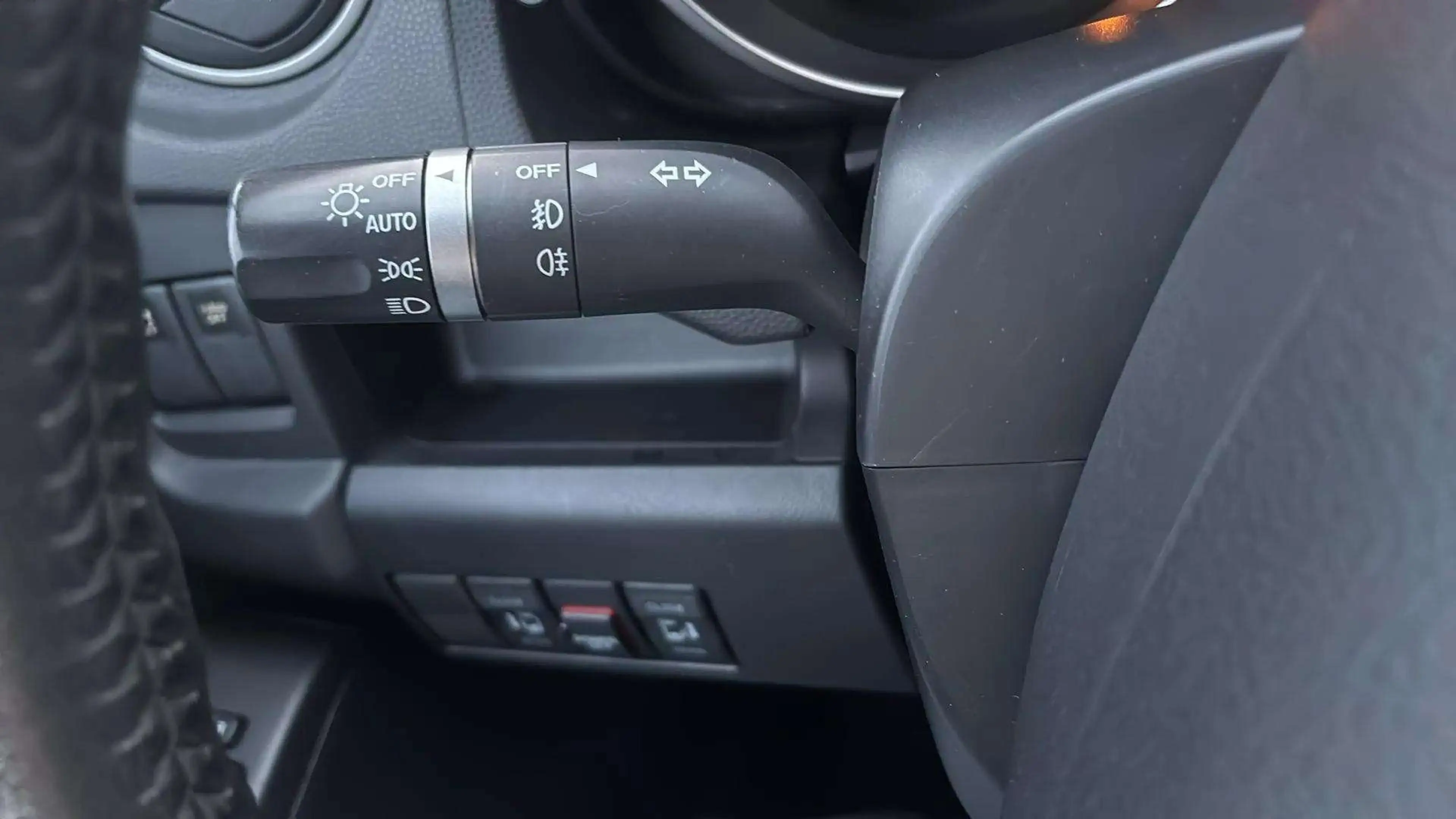 Mazda 5 Sports-Line*7.Sitze*HU/AU Neu*SHZ*Temp.*BT*PDC* — photo 11