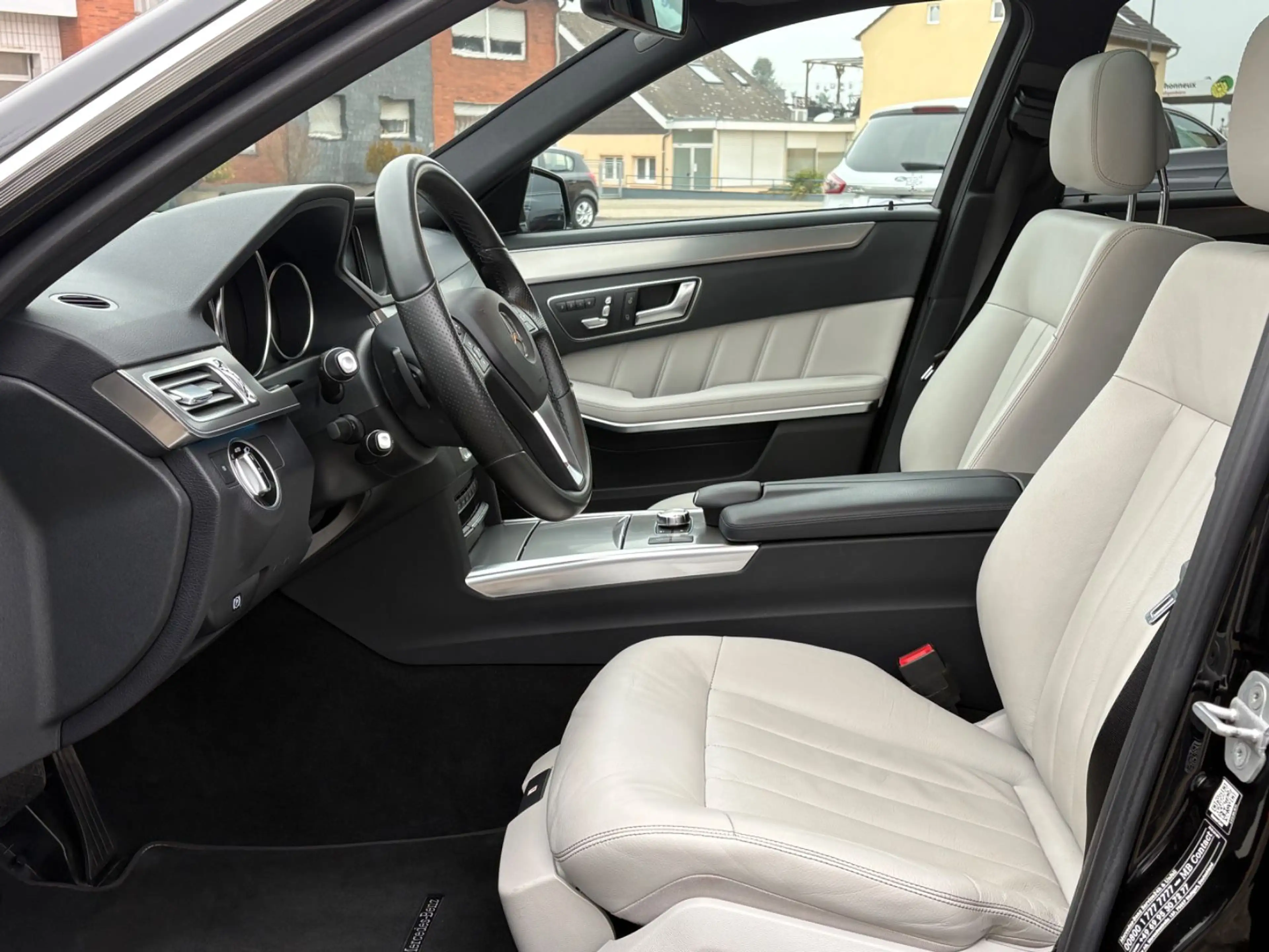 Mercedes-Benz E 400 T-Modell*AVANTGARDE*360°*LEDER*SCHIEBEDACH — photo 7