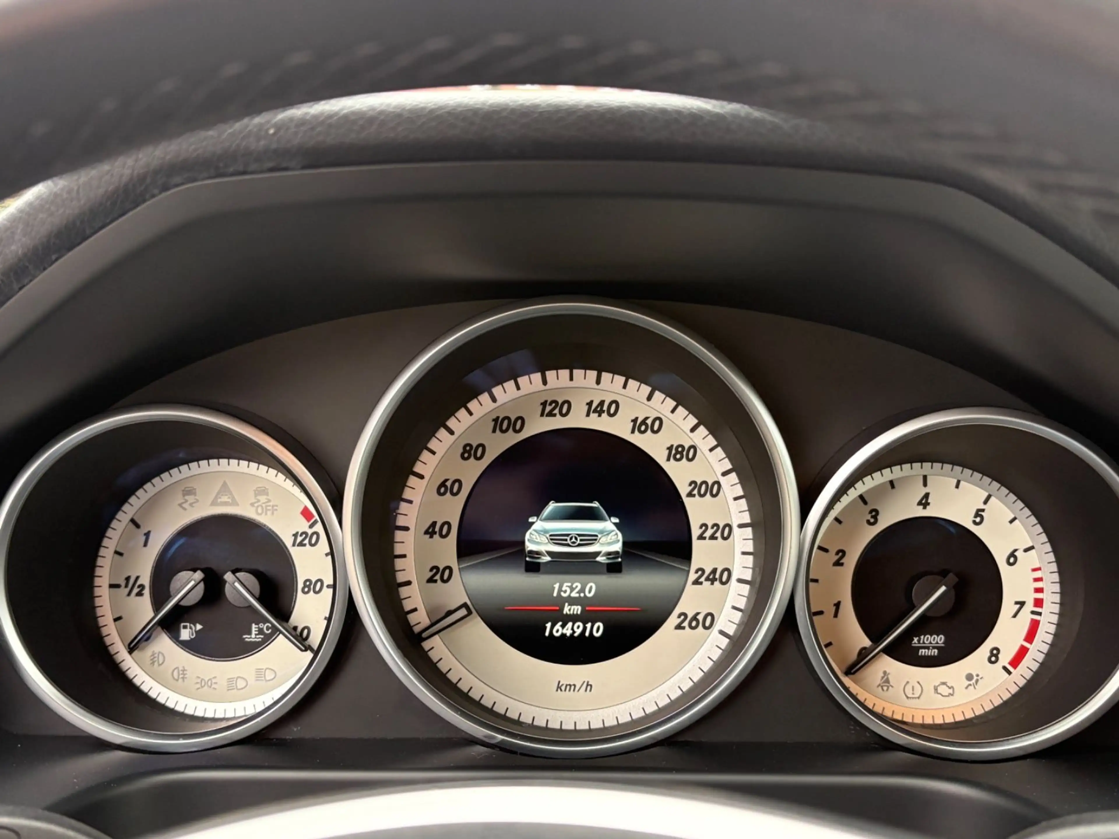 Mercedes-Benz E 400 T-Modell*AVANTGARDE*360°*LEDER*SCHIEBEDACH — photo 9