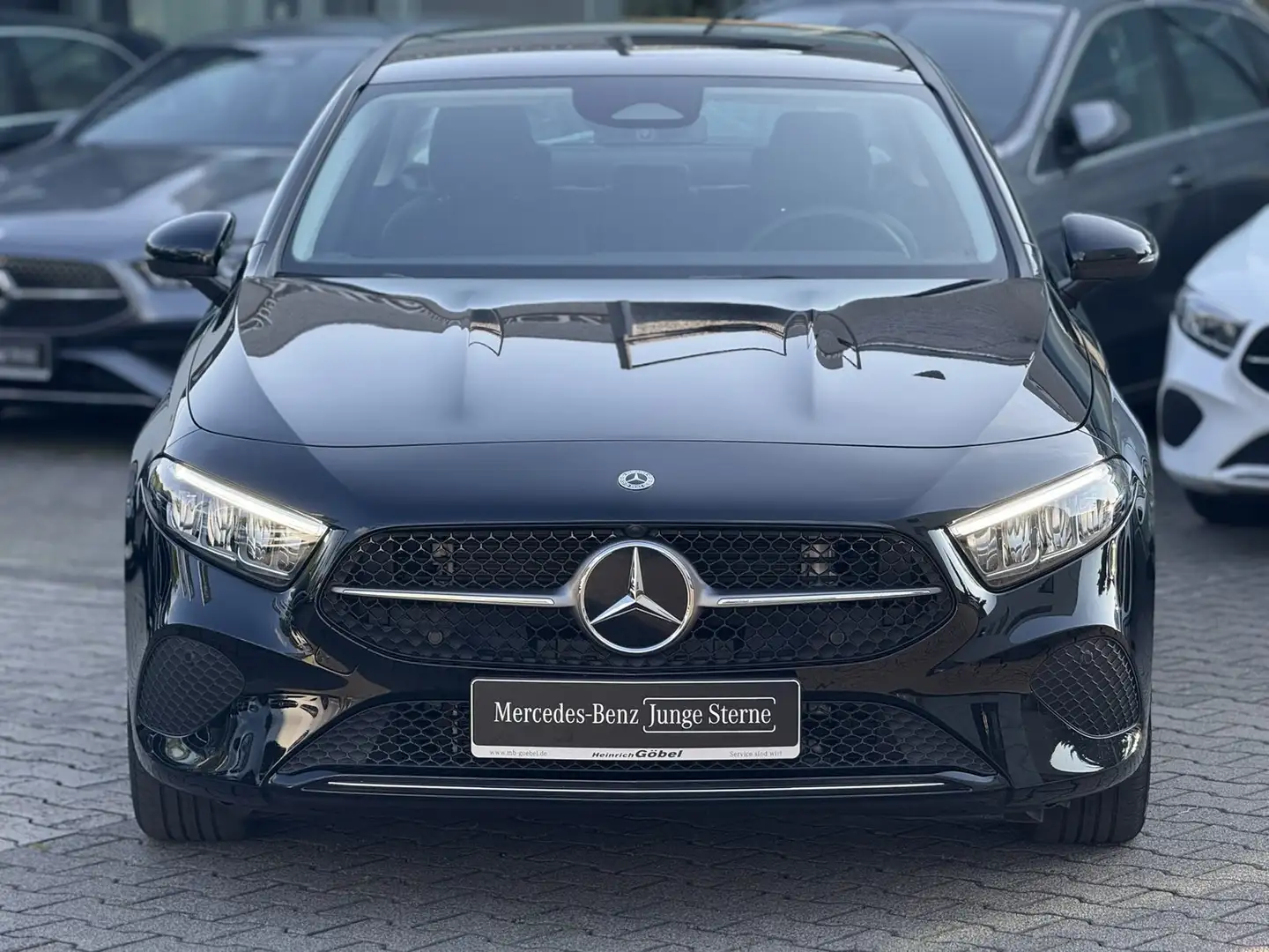 Mercedes-Benz A 180 A180 Lim. PROGRESSIVE*KAMERA*LED*LENKRADHEIZUNG* Schwarz - 2