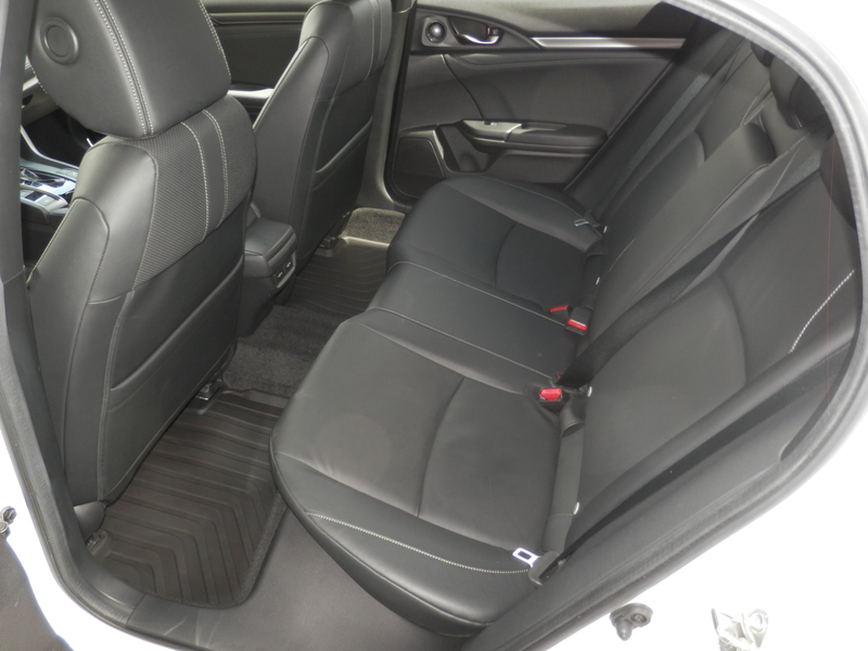 Honda Civic 1,0 VTEC Turbo Executive CVT Aut. — photo 11