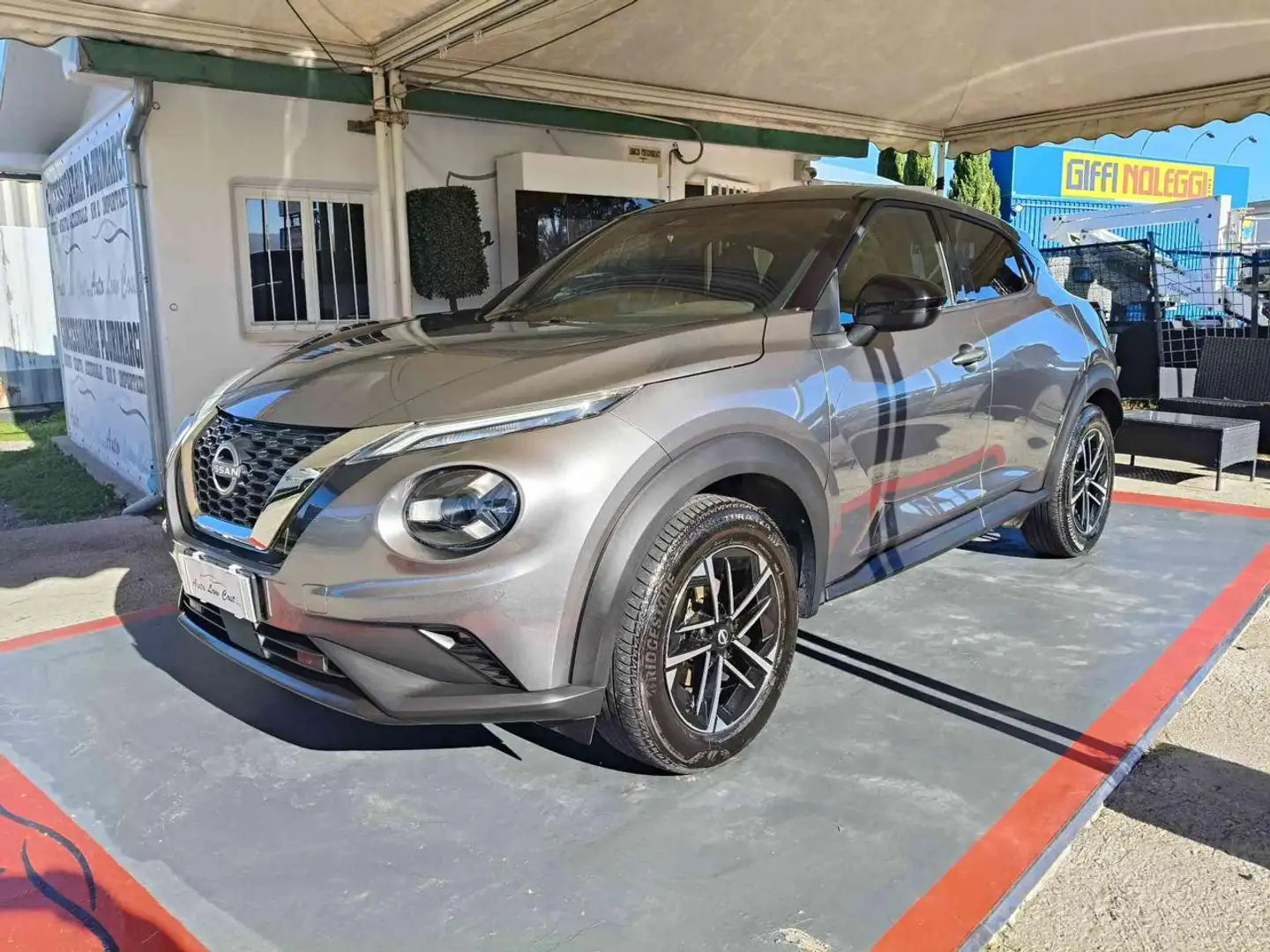 Nissan Juke 1.0 DIG-T 114 CV N-Connecta Grigio - 1