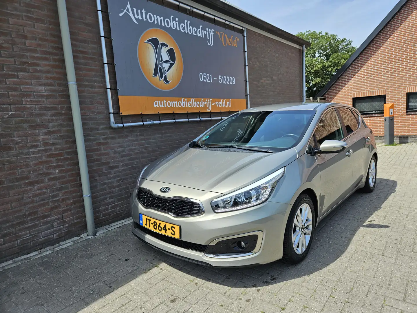Kia Ceed / cee'd 1.6 GDI DynamicLine Grijs - 1