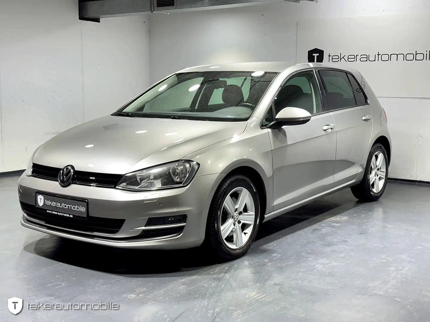 Volkswagen Golf VII 1.2 TSI Comfortline BMT Silber - 1