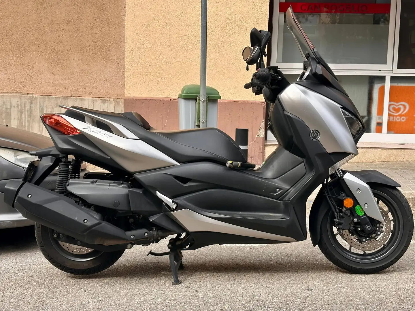 Yamaha X-Max 400 Gris - 2