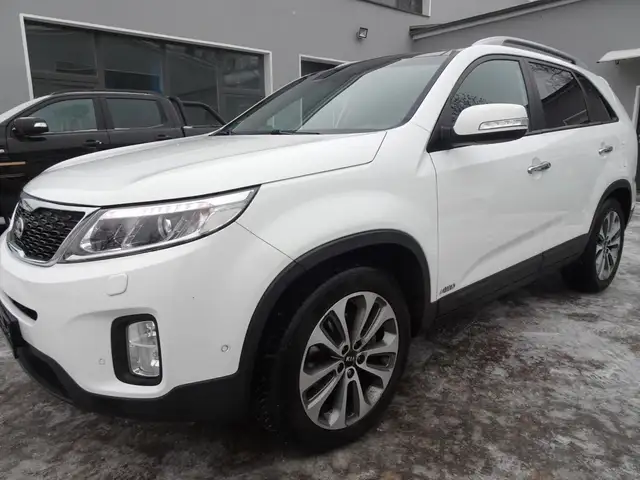 Kia Sorento Spirit 4WD AUT. LEDER-SHZ-LHZ-NAV-R.CA