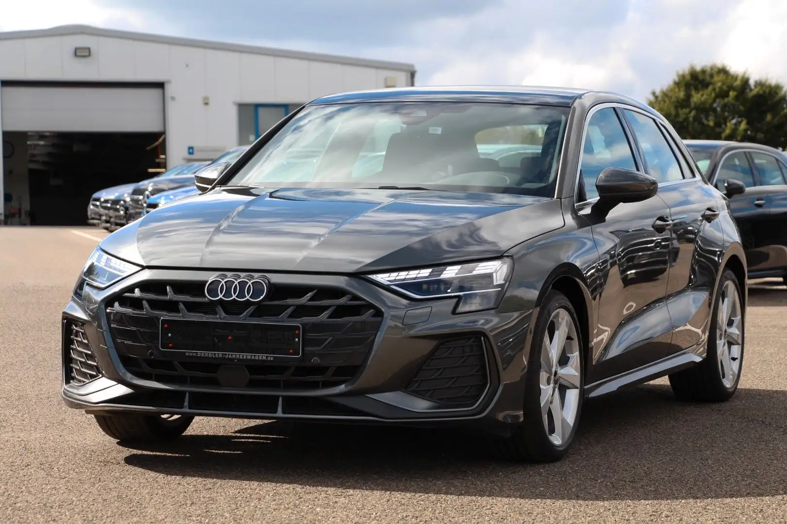 Audi A3 Sportback 35 TDI S line Grau - 1