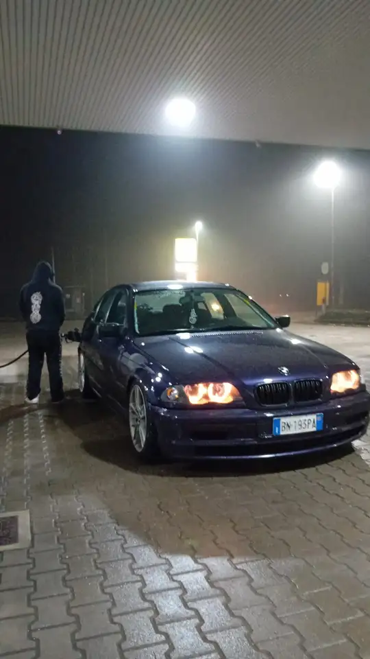 BMW 320d, foto 1