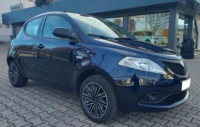 Lancia Ypsilon 1.2 Elefantino Blu 69cv
