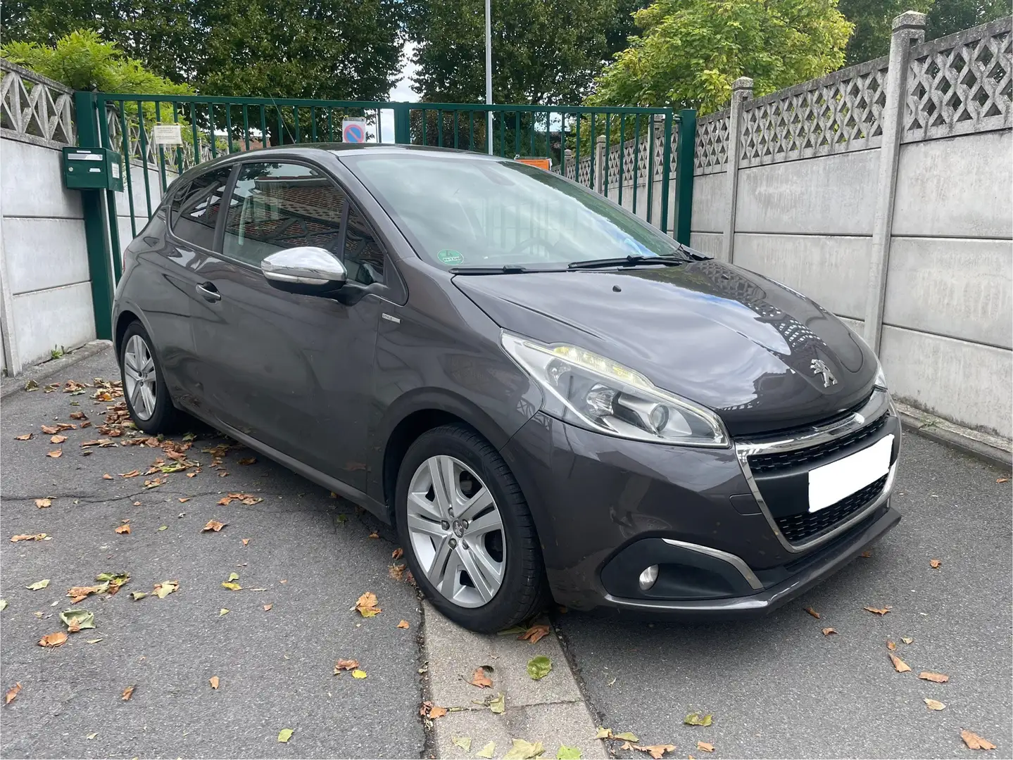 Peugeot 208 1.6 BlueHDi 100ch BVM5 Allure - 1