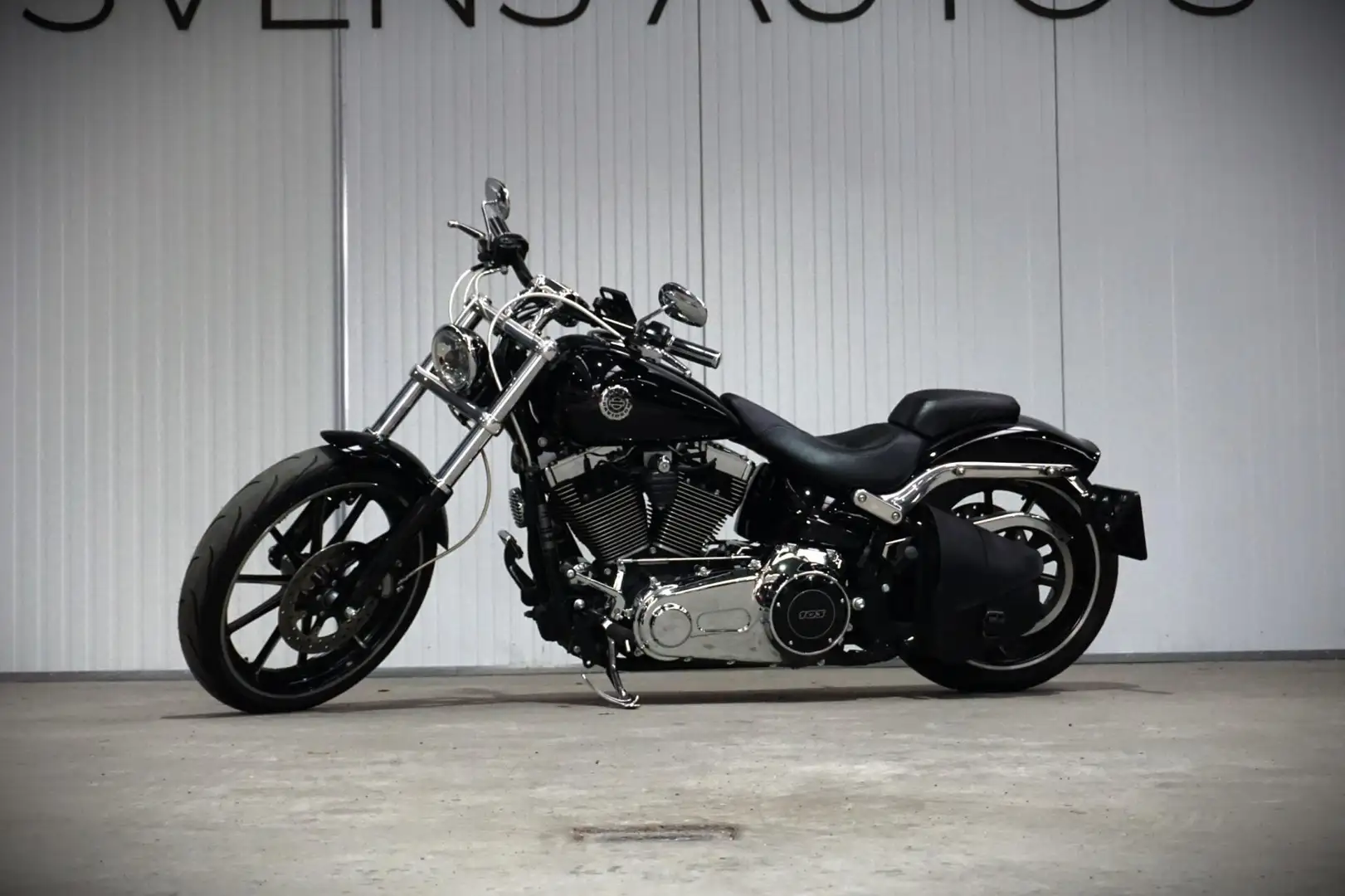 Harley-Davidson Softail Breakout 103 FXSB Jekill & Hyde Fekete - 2