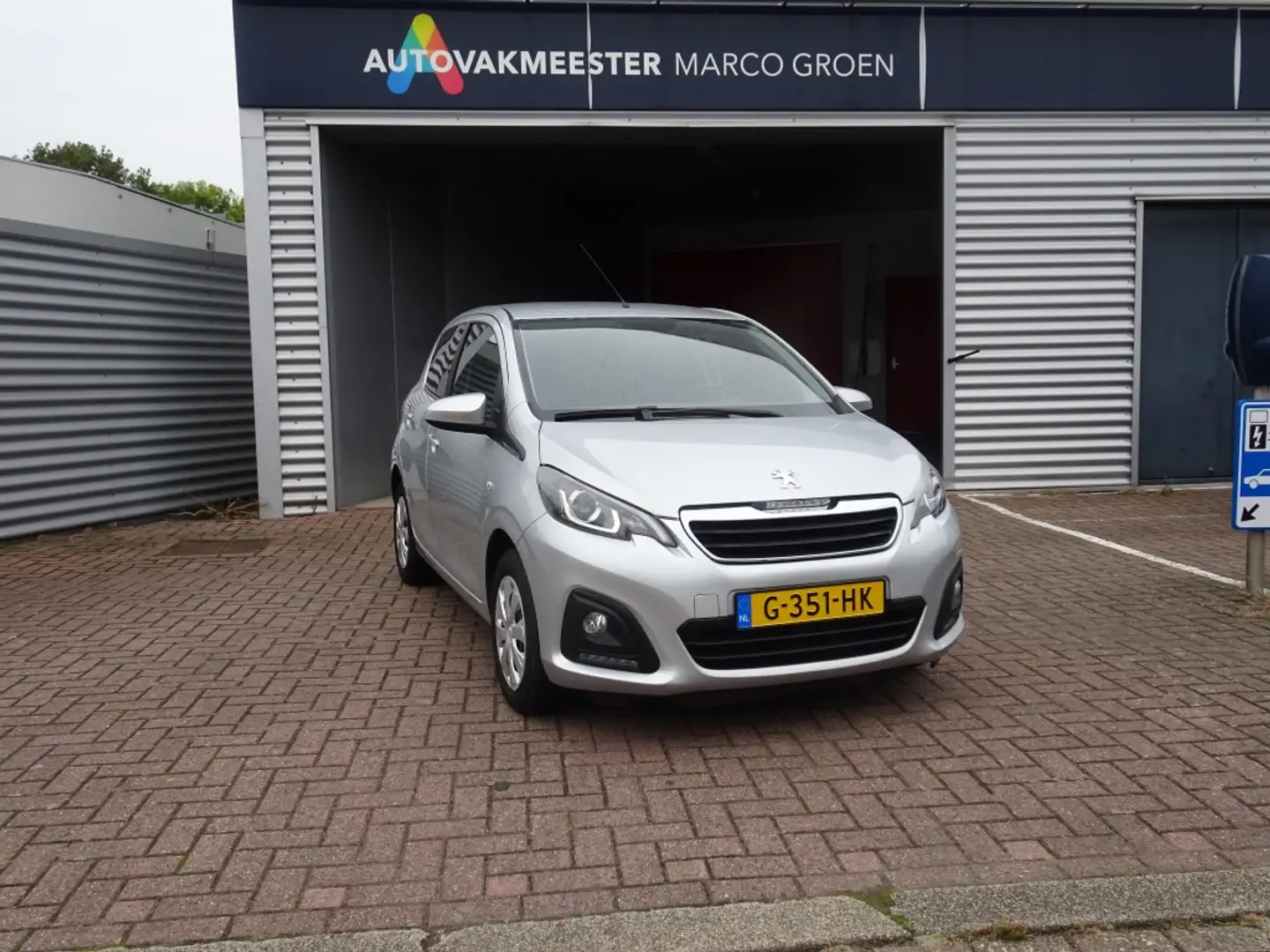 Peugeot 108 (4685 Kilometer) 1.0 e-VTi Active Gris - 1