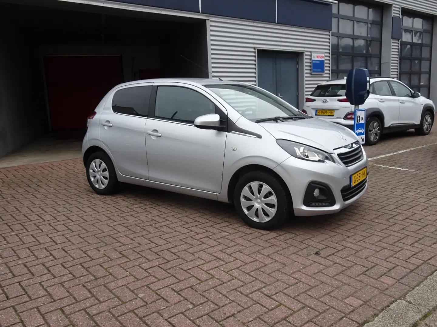 Peugeot 108 (4685 Kilometer) 1.0 e-VTi Active Gris - 2